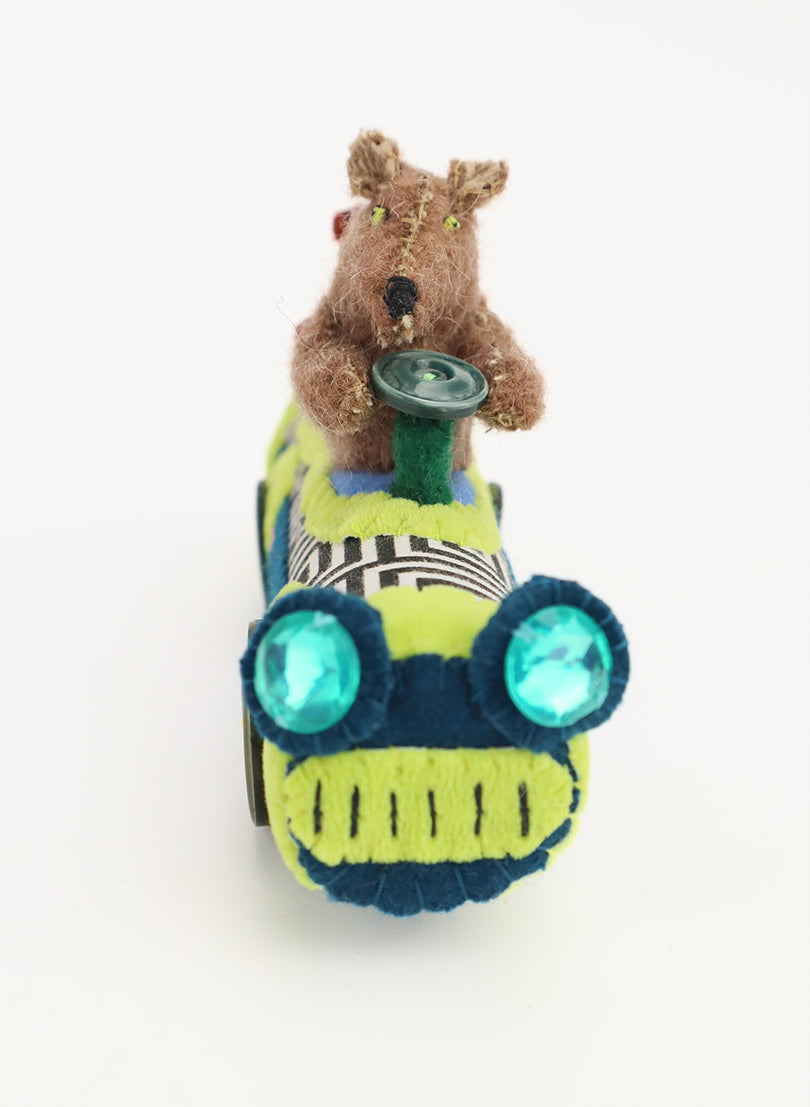 Mama Bear & Cub Driving - 3D Bear