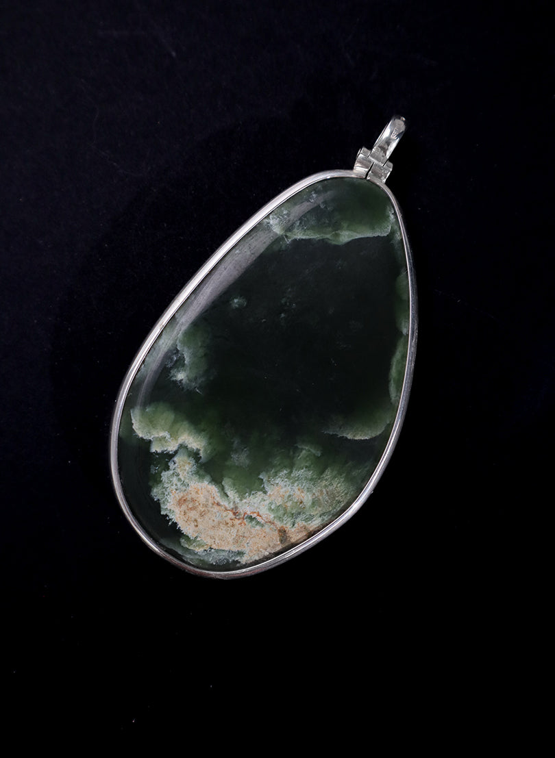 Pounamu Free Form Pendant