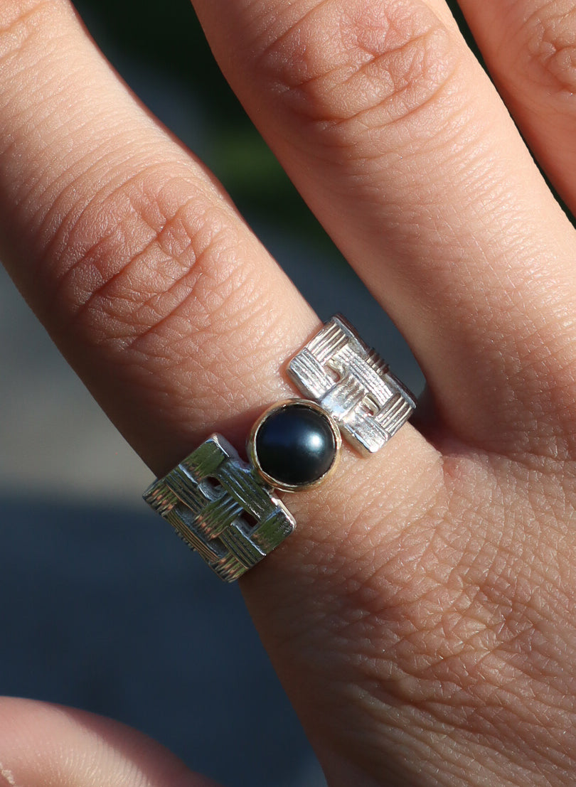 Woven Ring w/ Black Pearl & 9ct Gold