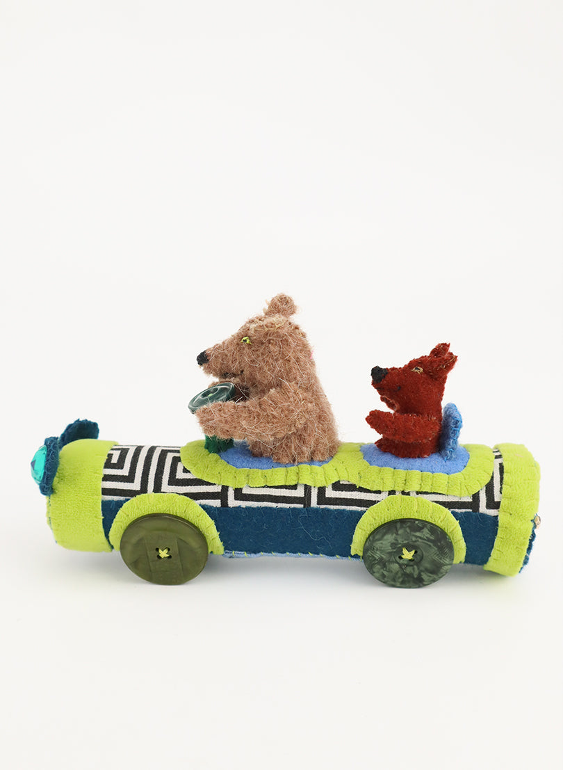 Mama Bear & Cub Driving - 3D Bear
