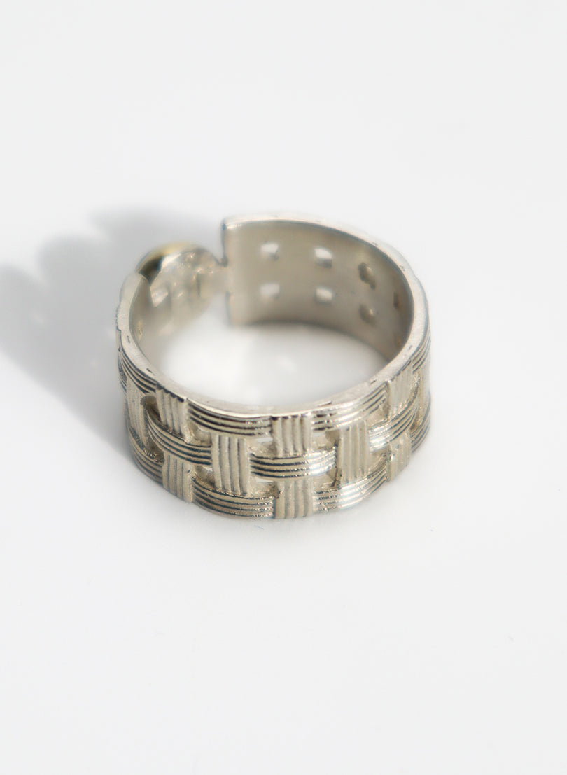 Woven Ring w/ Black Pearl & 9ct Gold