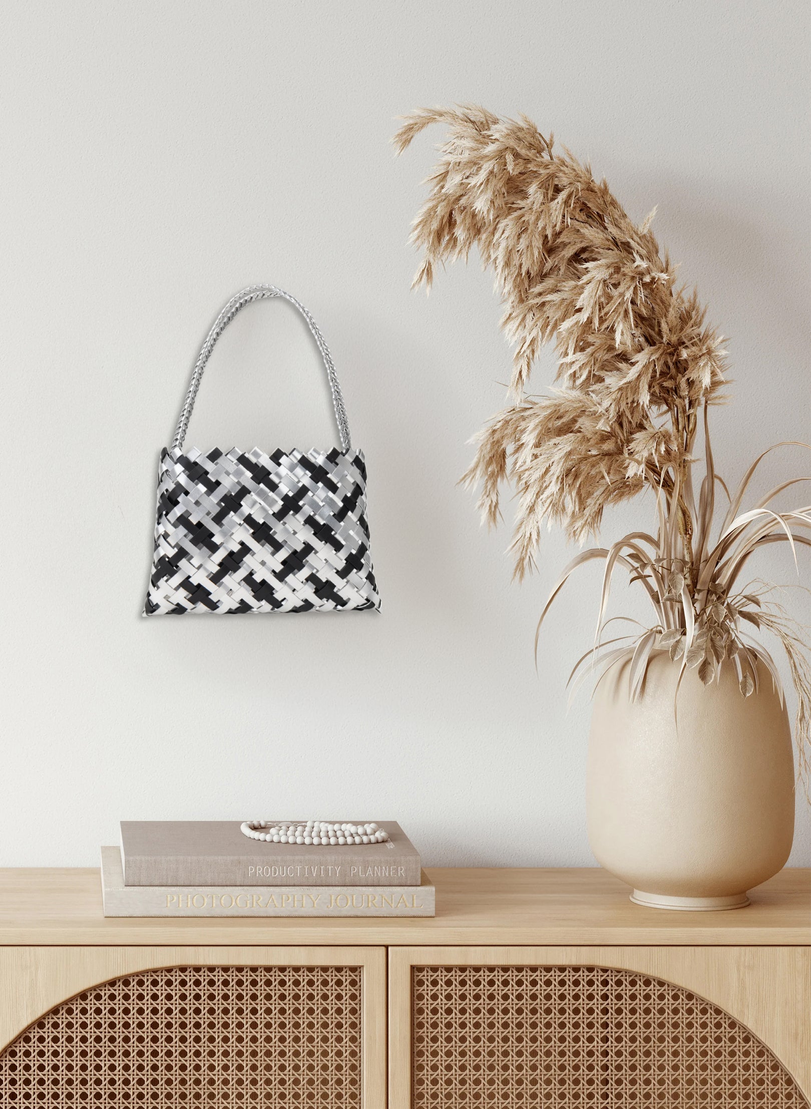 Black and Silver Aluminium Kete (12 End)