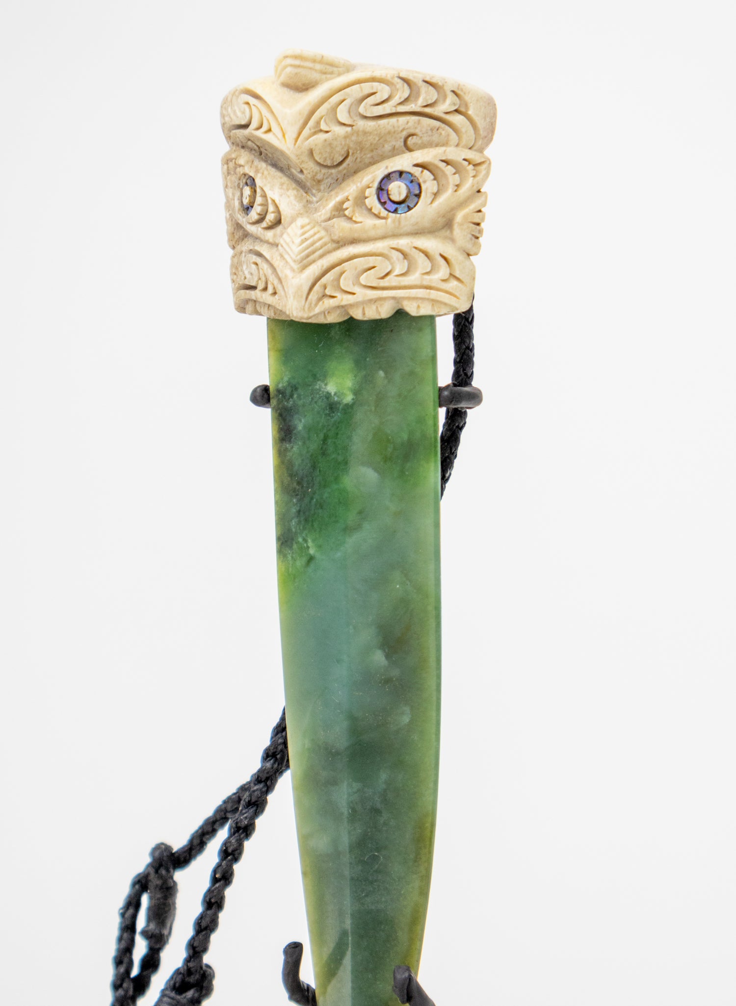 Arero Parāoa and Pounamu (Arahura Īnanga on Stand