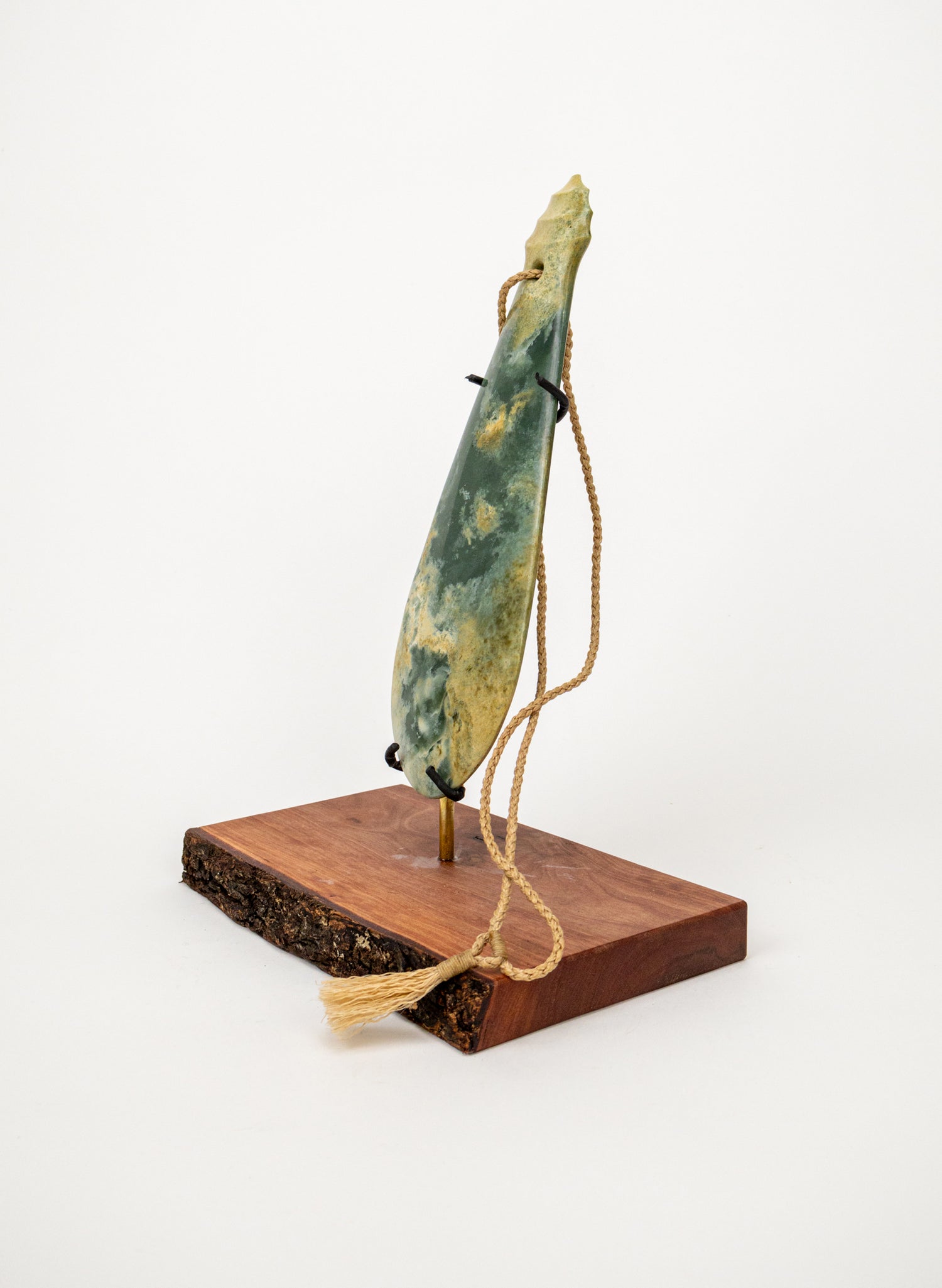 Mere Pounamu - Marsden Īnanga Raukaraka on Stand
