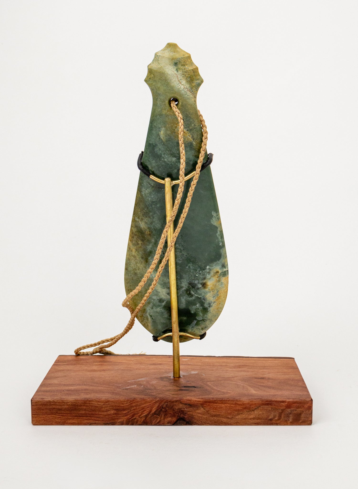 Mere Pounamu - Marsden Īnanga Raukaraka on Stand
