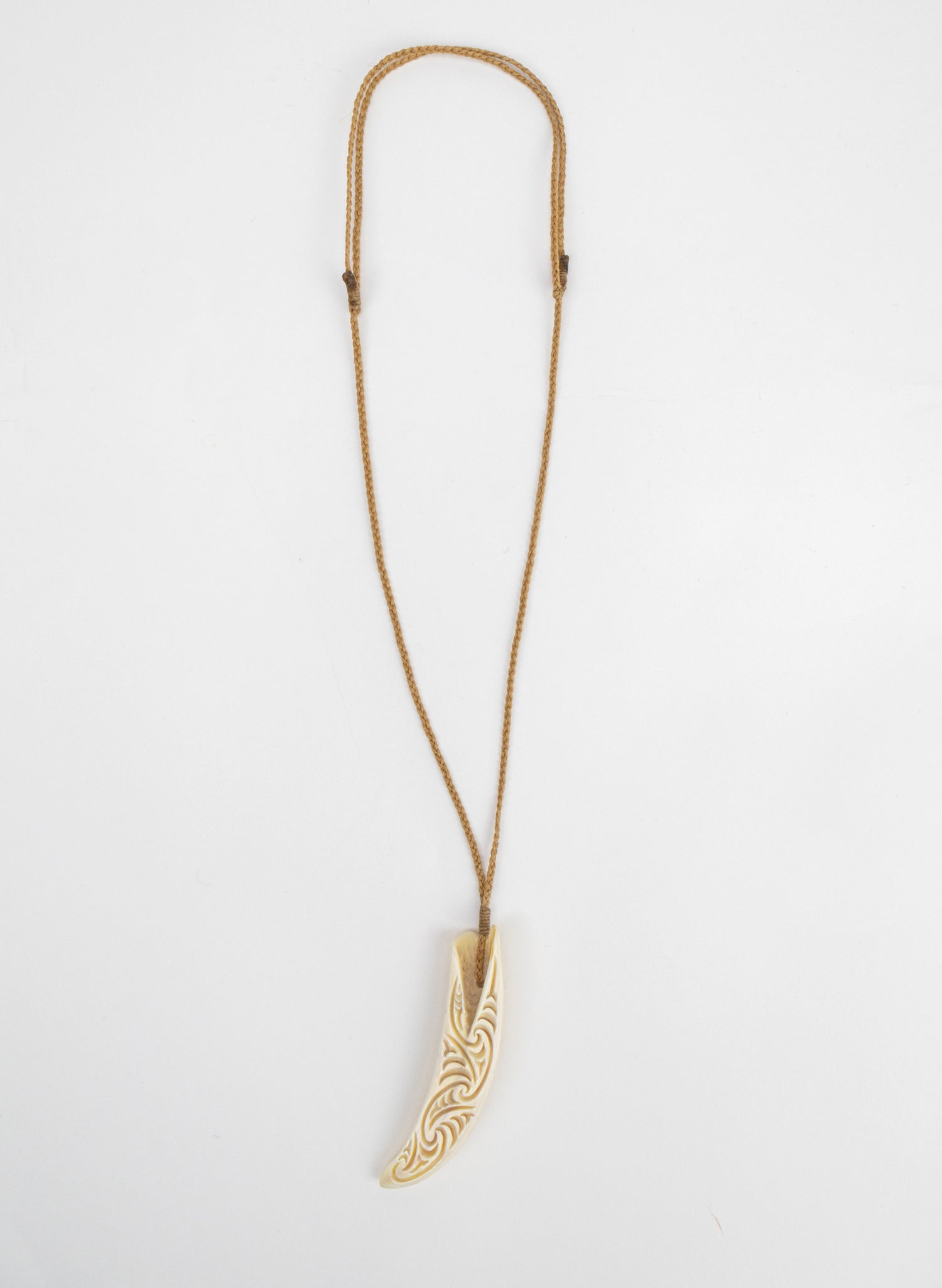 Carved Whaletooth Rei Puta Necklace