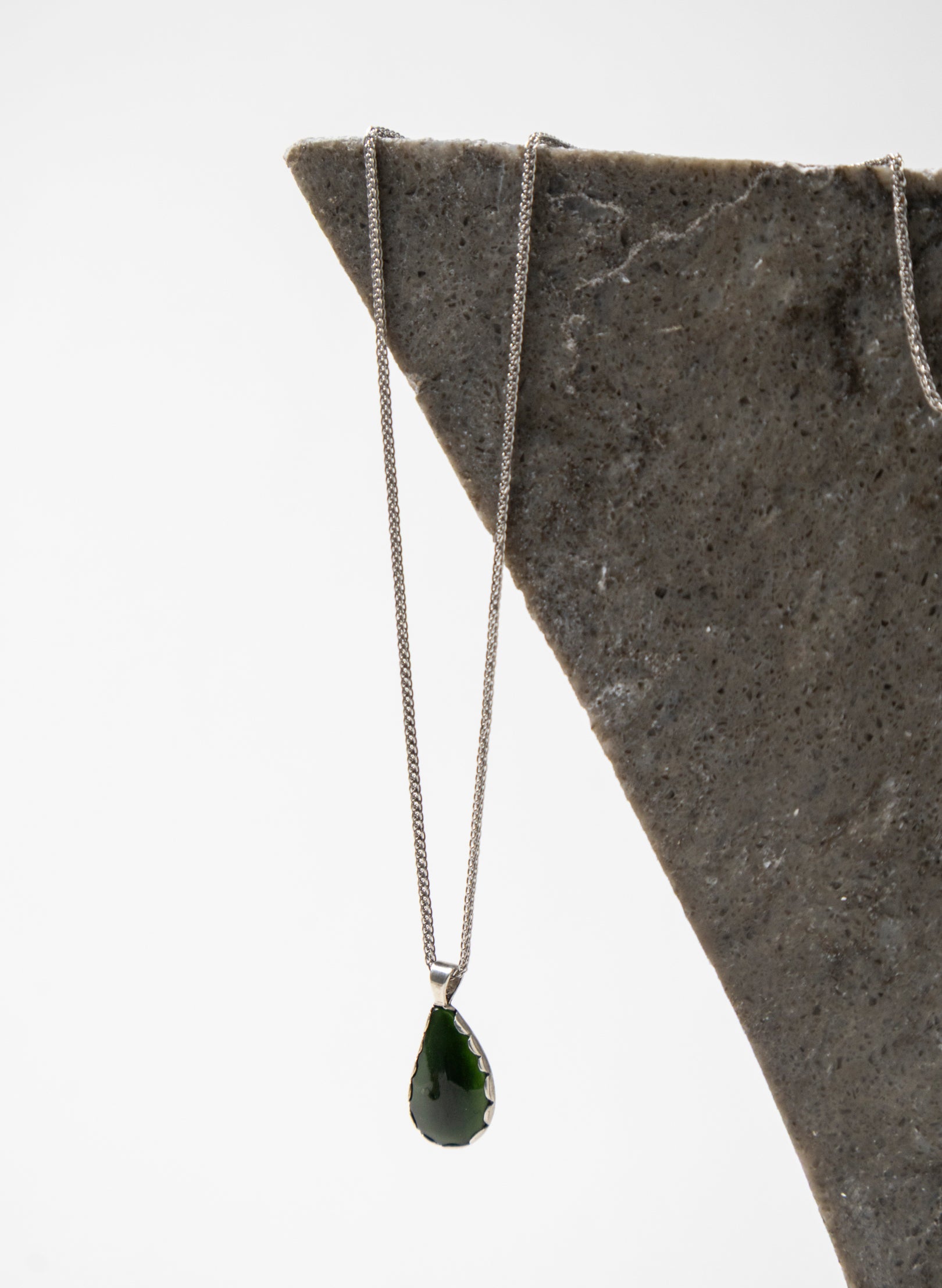 Hei Kaki Silver and Pounamu Pendant