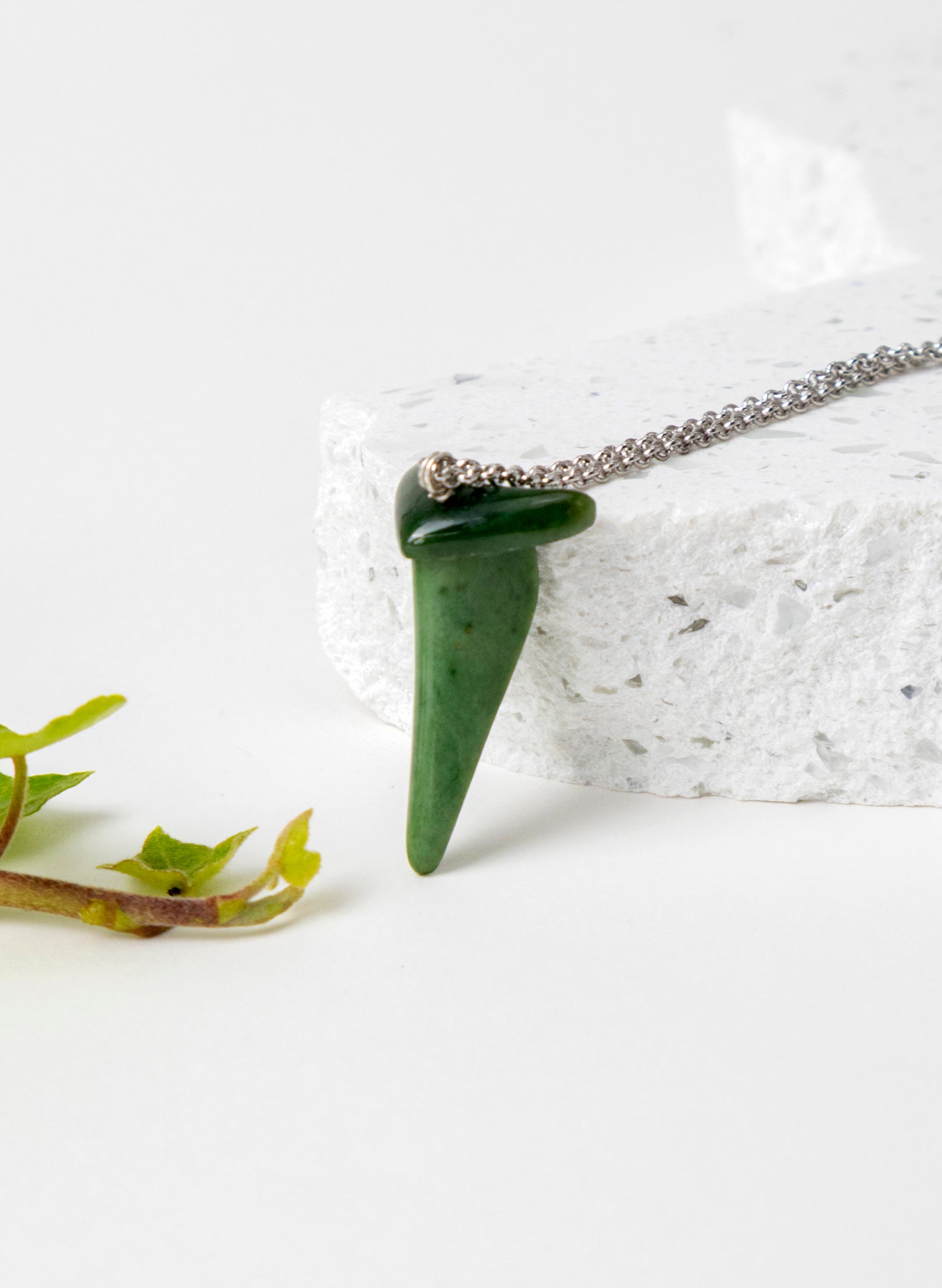 Silver Niho Pounamu Pendant