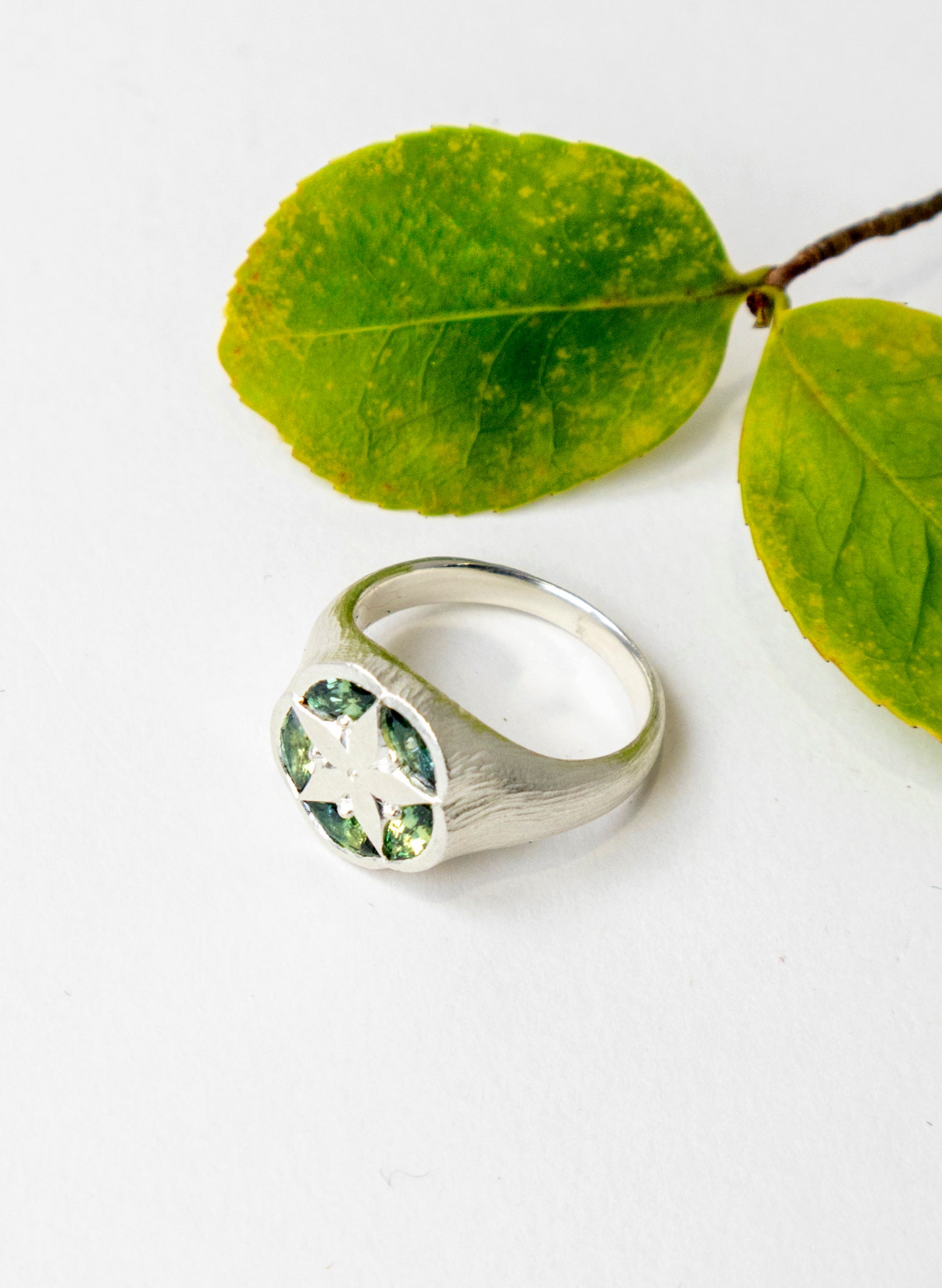 Mahoe Flower Ring