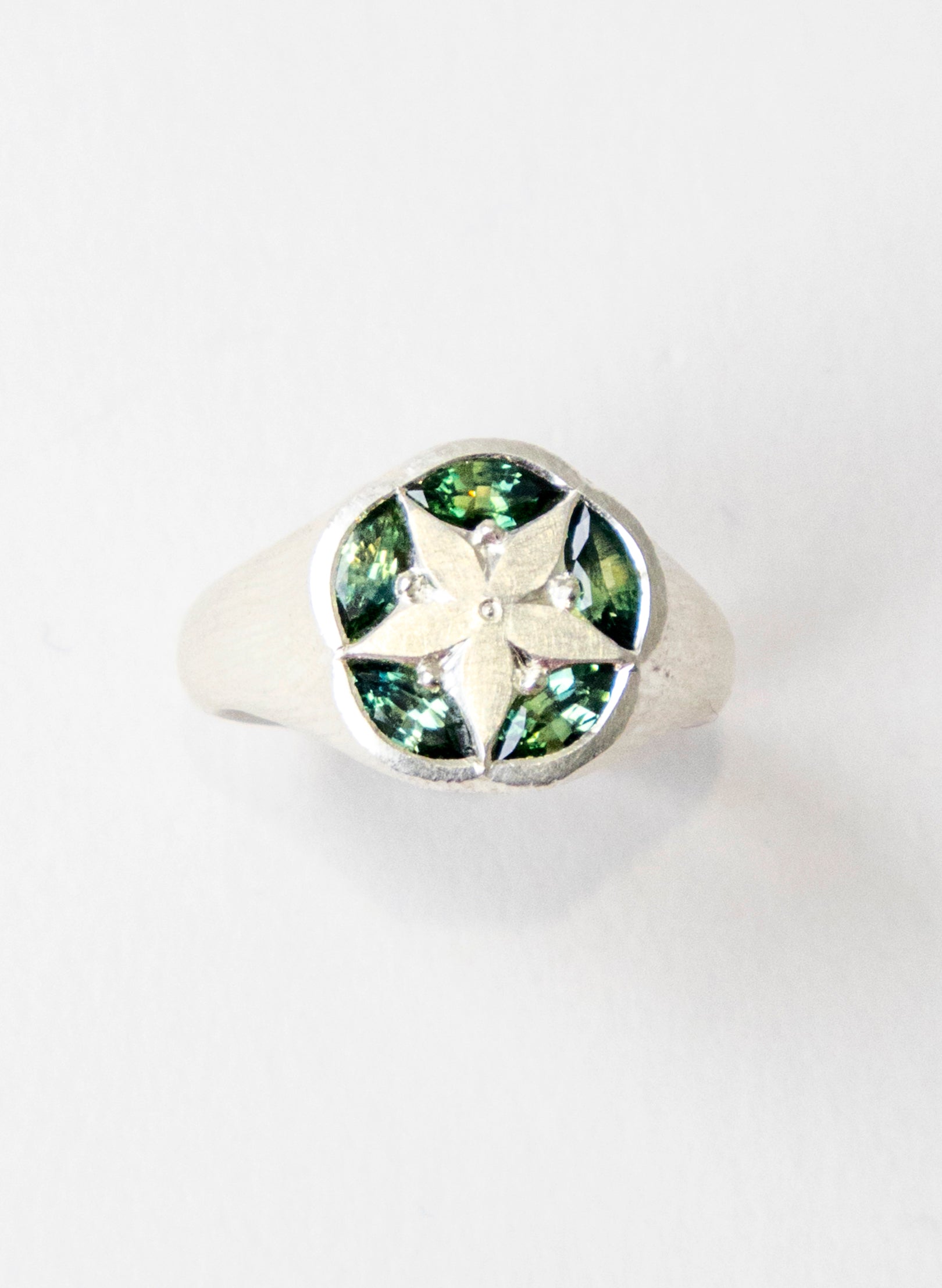 Mahoe Flower Ring