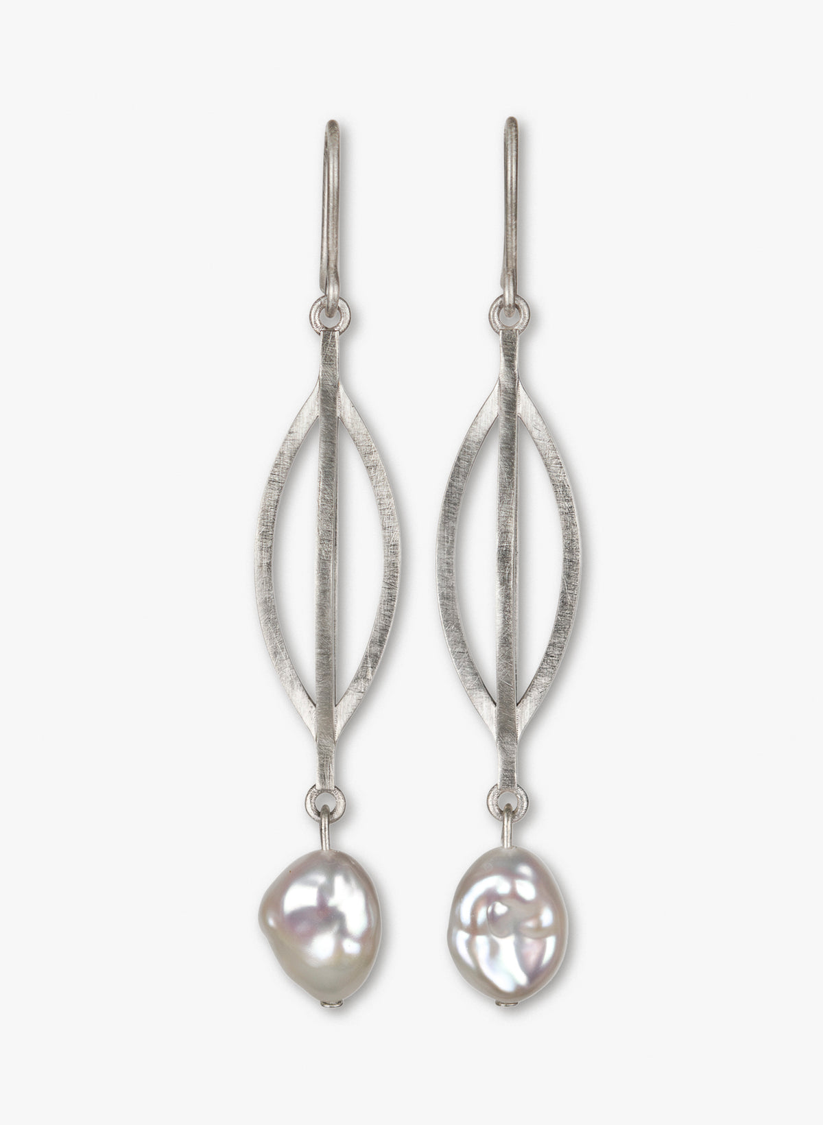 Framework - Earrings with Keshi Pearl