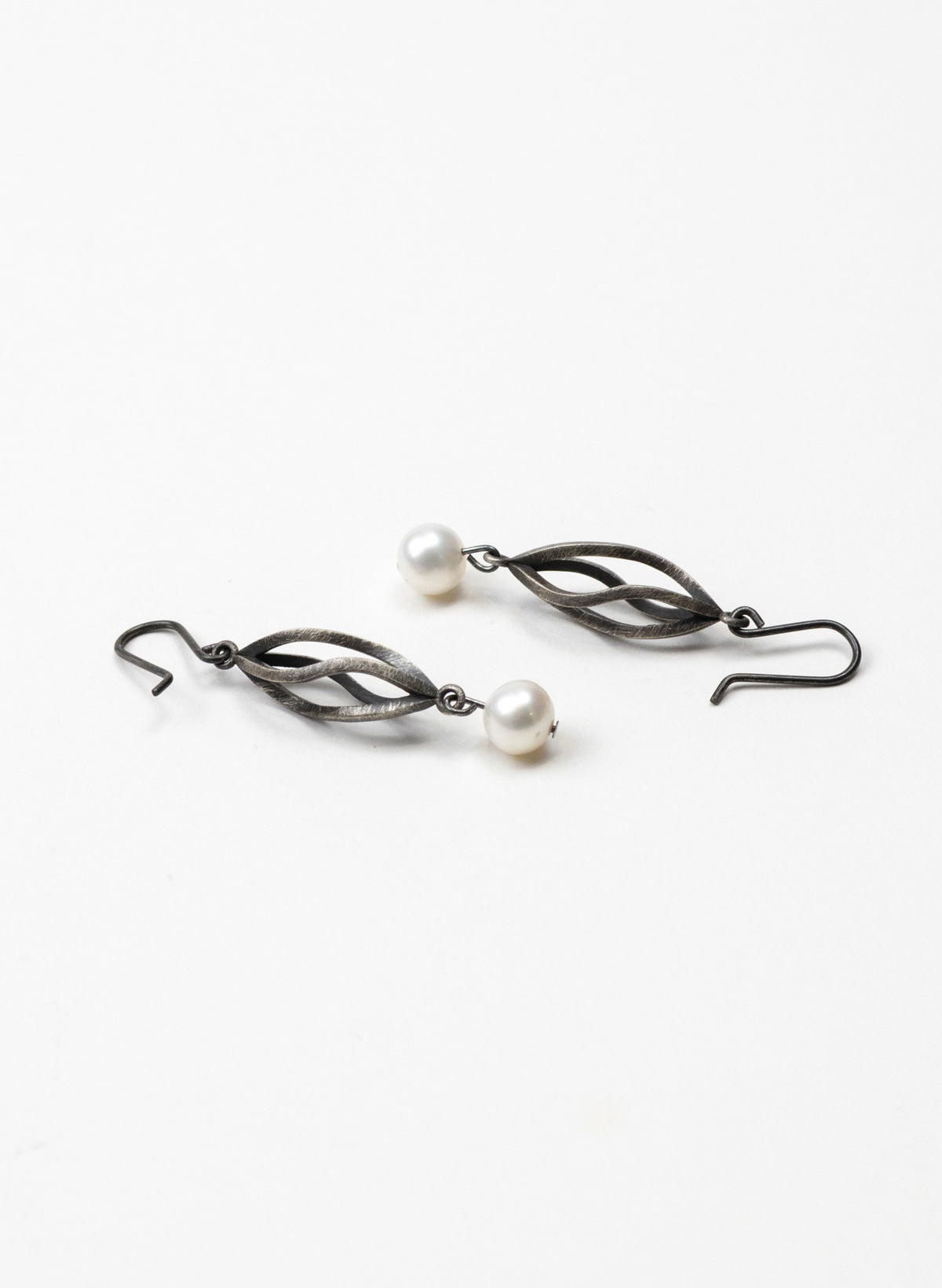 Weaving Light Oxidised - Earrings