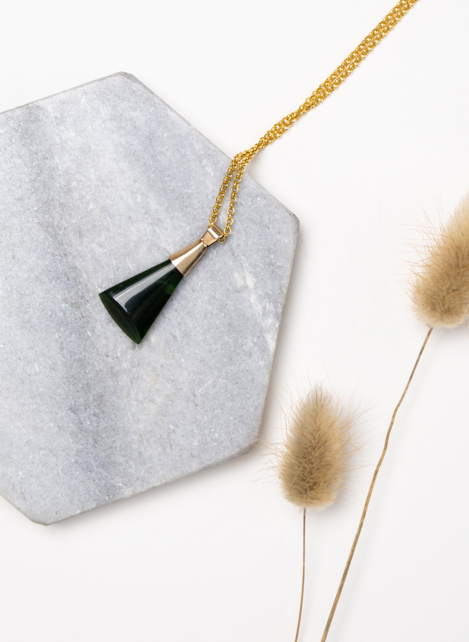 Hei Kaki Pounamu Gold Capped Gold Chain