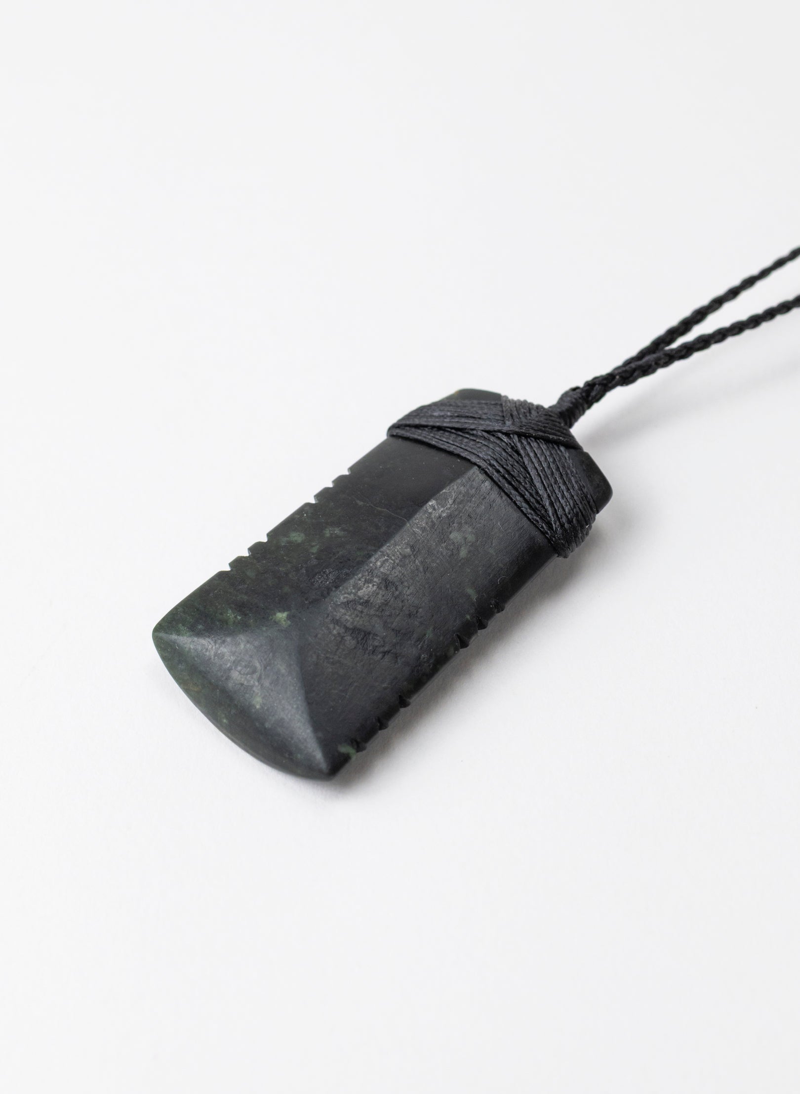 Notched Cross Bound Pounamu Toki