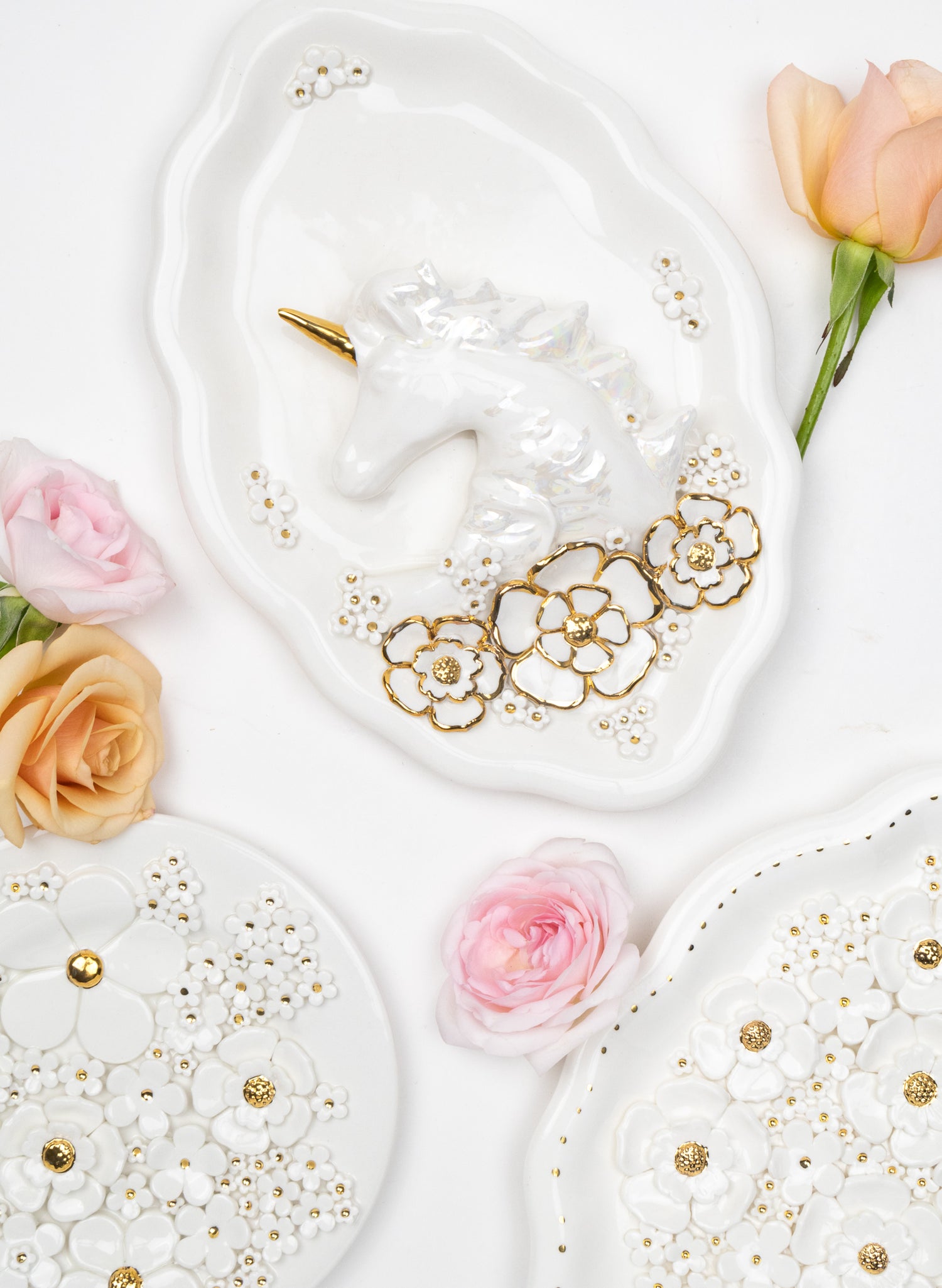 Large Oval Unicorn Wall Plate with White and Gold Flowers
