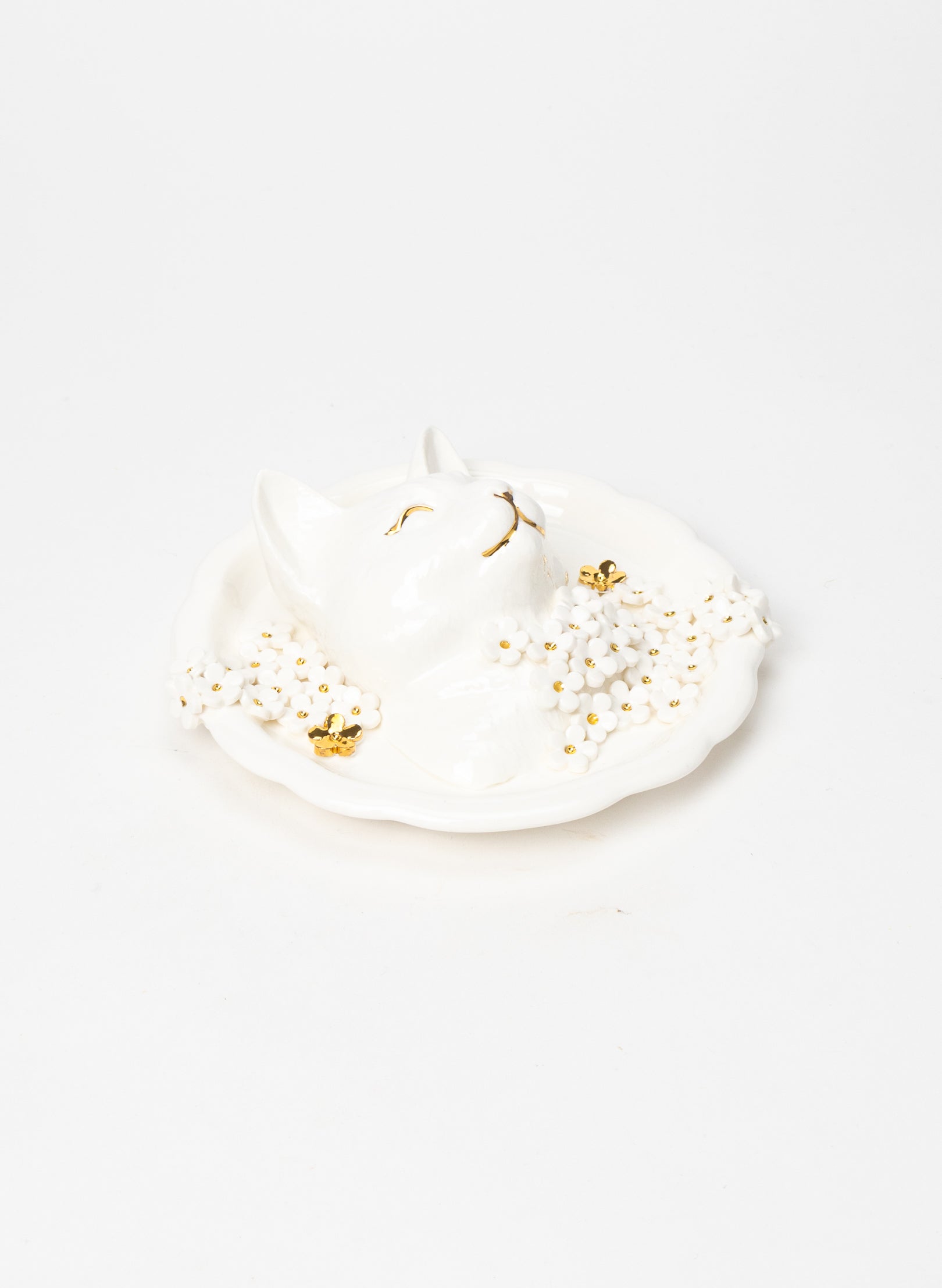 Small Round Cat Wall Plate with White and Gold Flowers