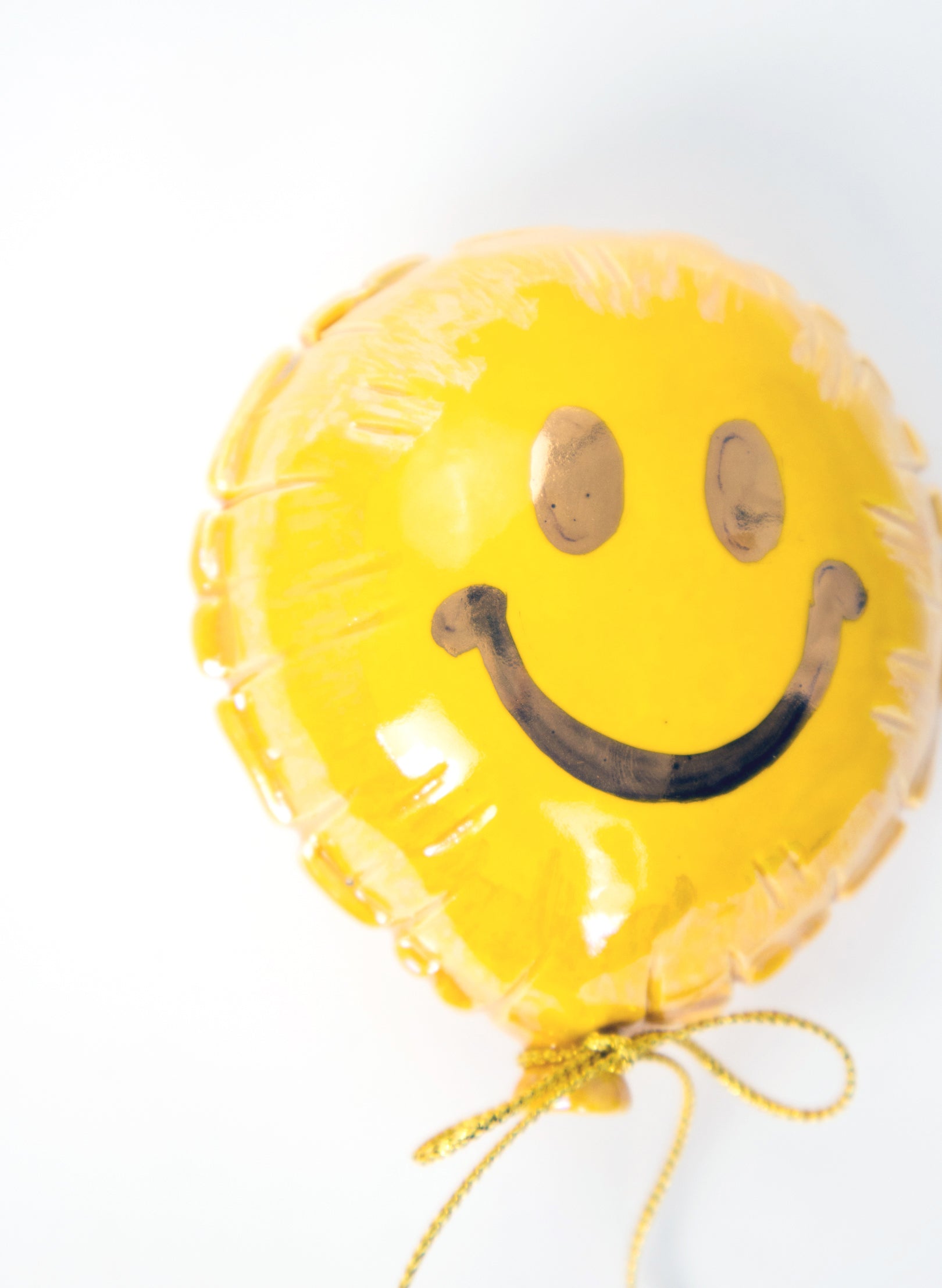 Mini Helium Balloon Wall Sculpture Emoji Smiley Face