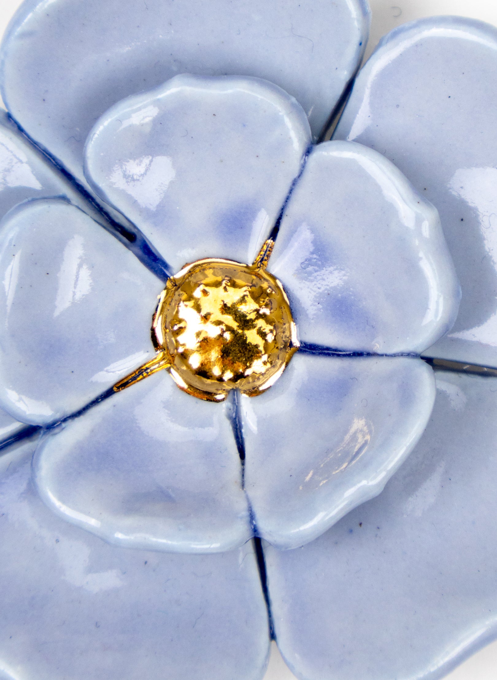 Cornflower Wall Flower with Gold Pistil