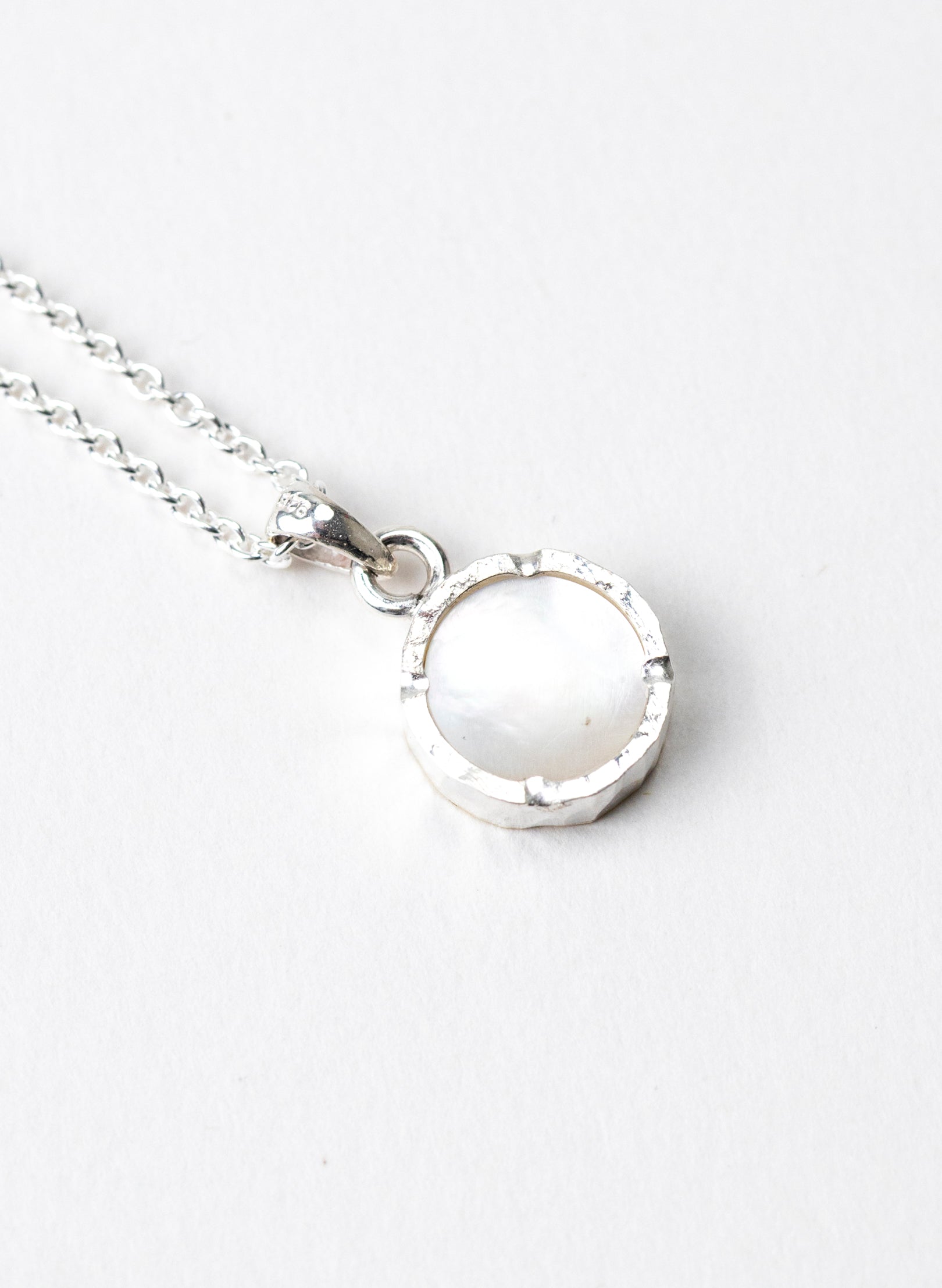 Round Mother of Pearl Pendant with 22ct Gold