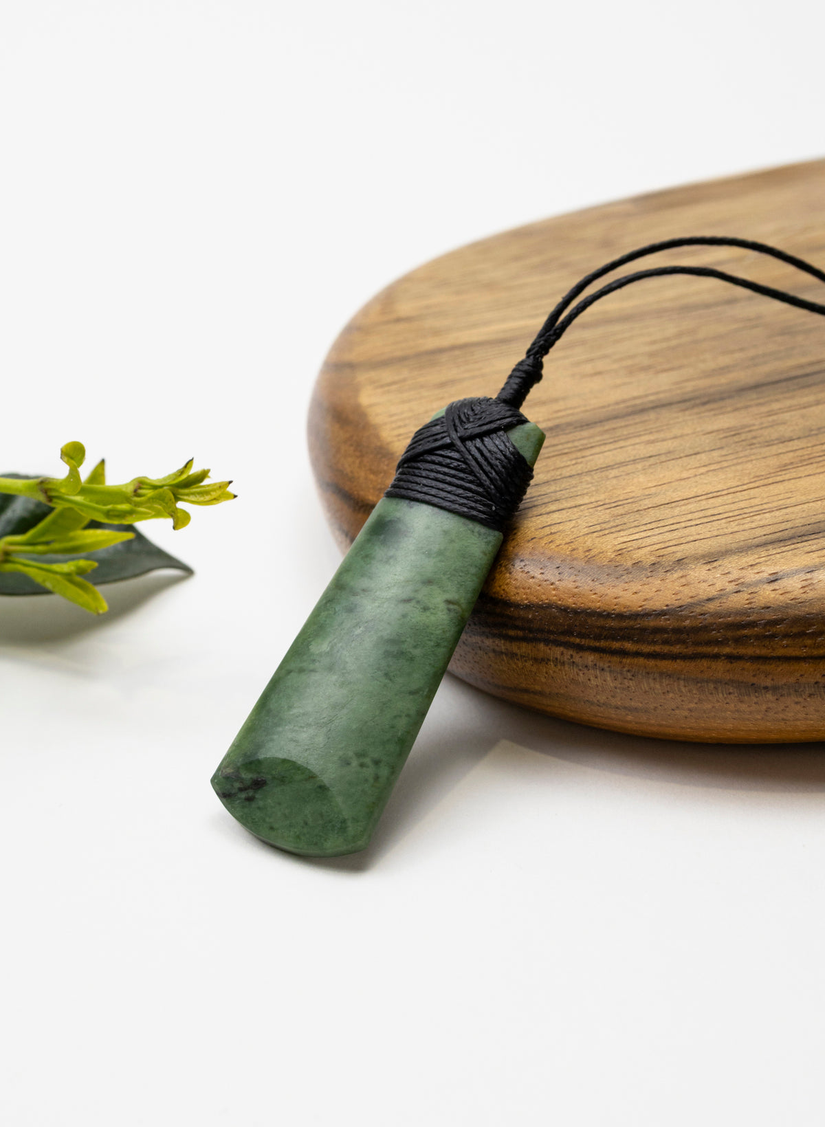 Raukaraka Pounamu Cross Bound Toki Pendant