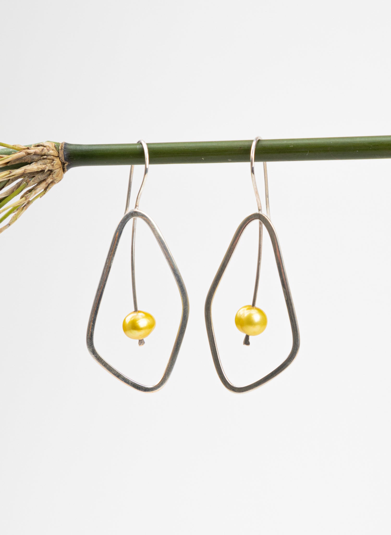 Delicate Leaf Earring with Gold Pearl