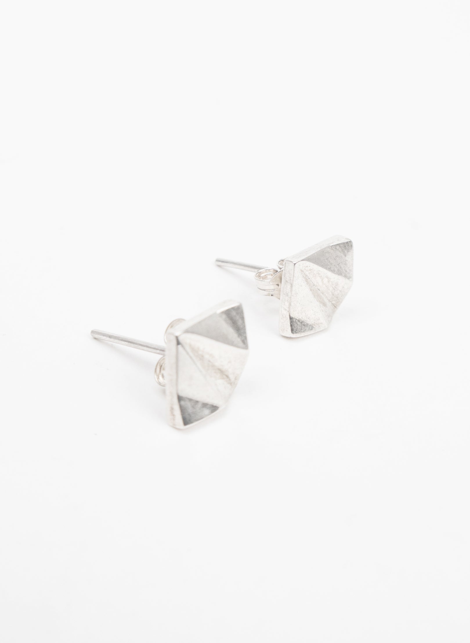Facet Studs