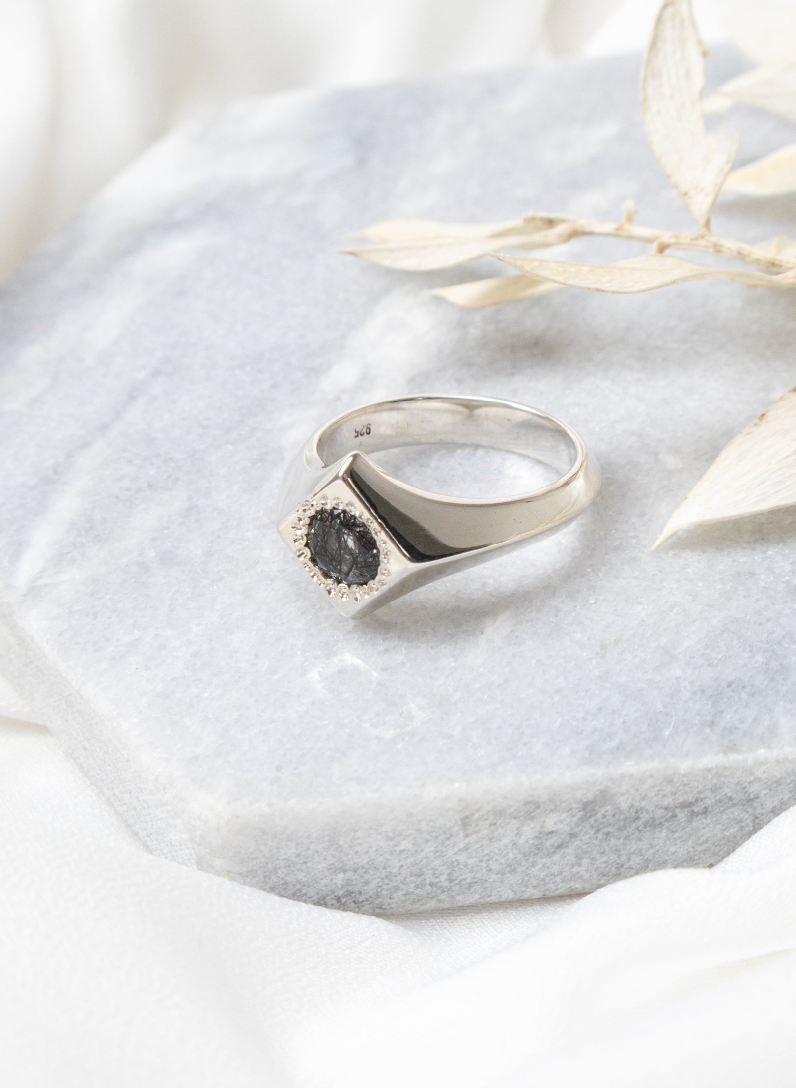 Daisy Arc Ring