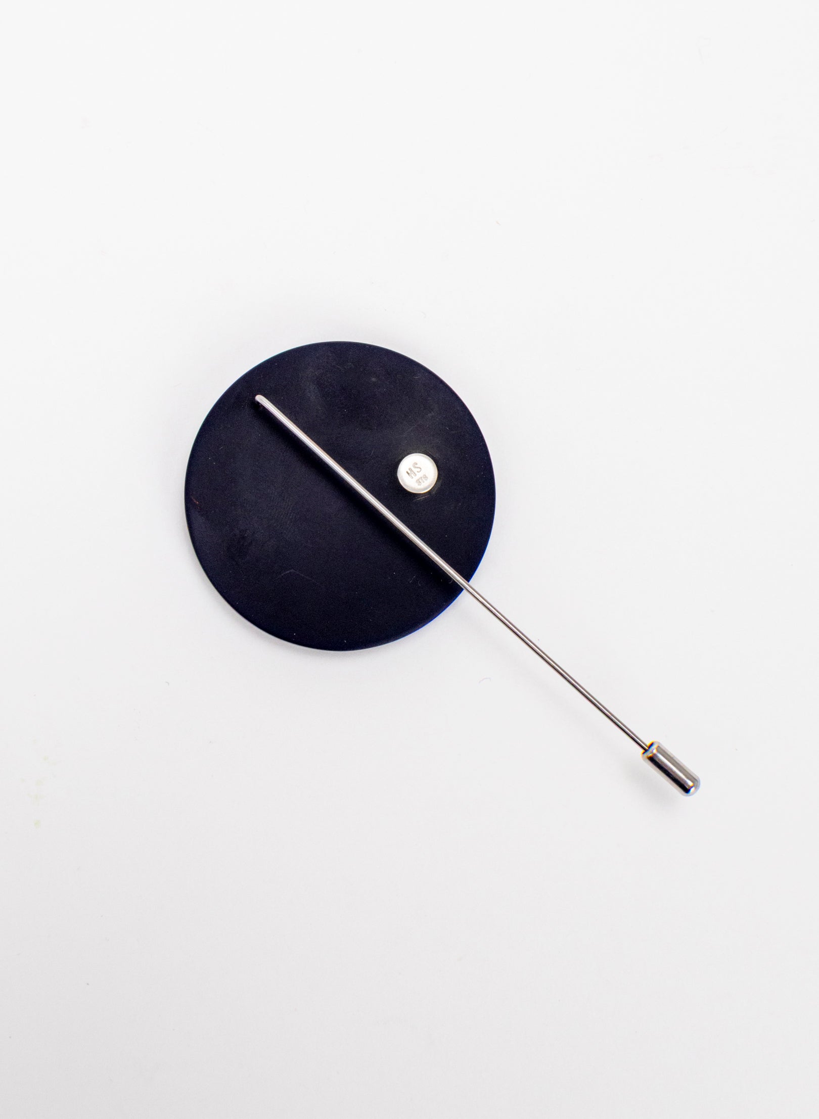 Caim Lapel Pin - Red