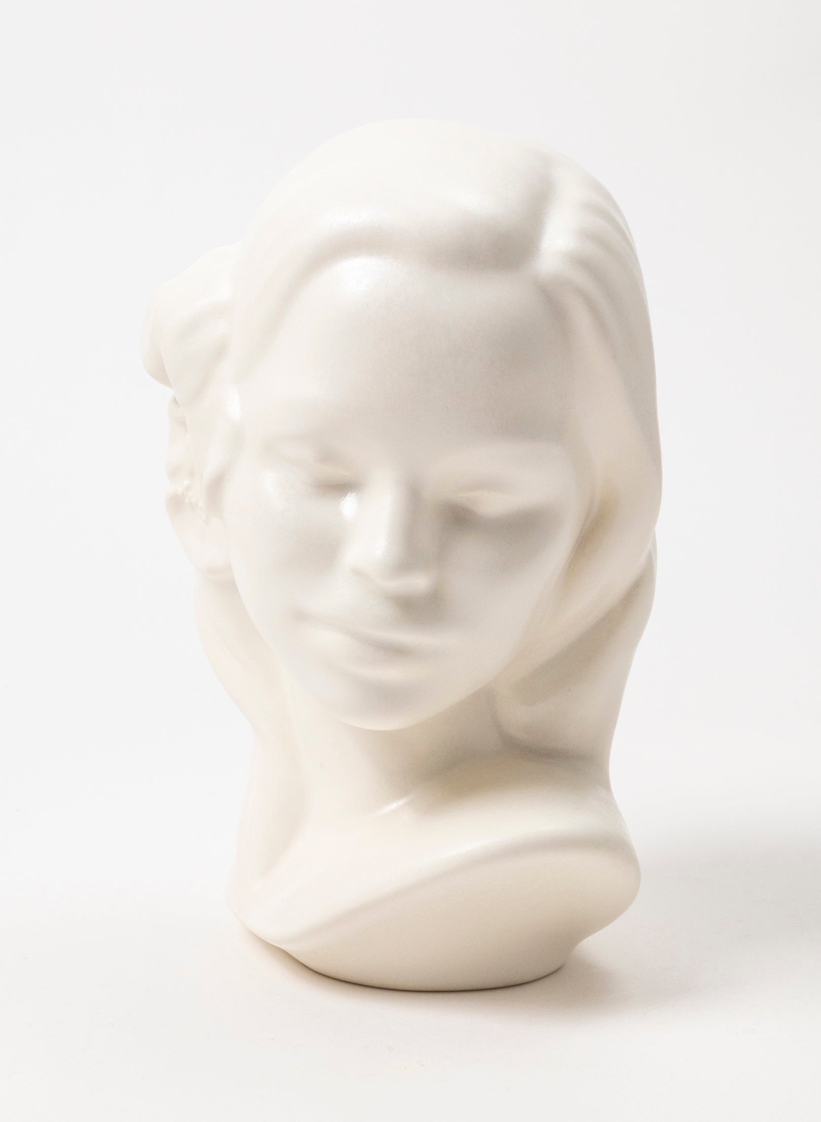 Vahine Porcelain Bust - Ivory