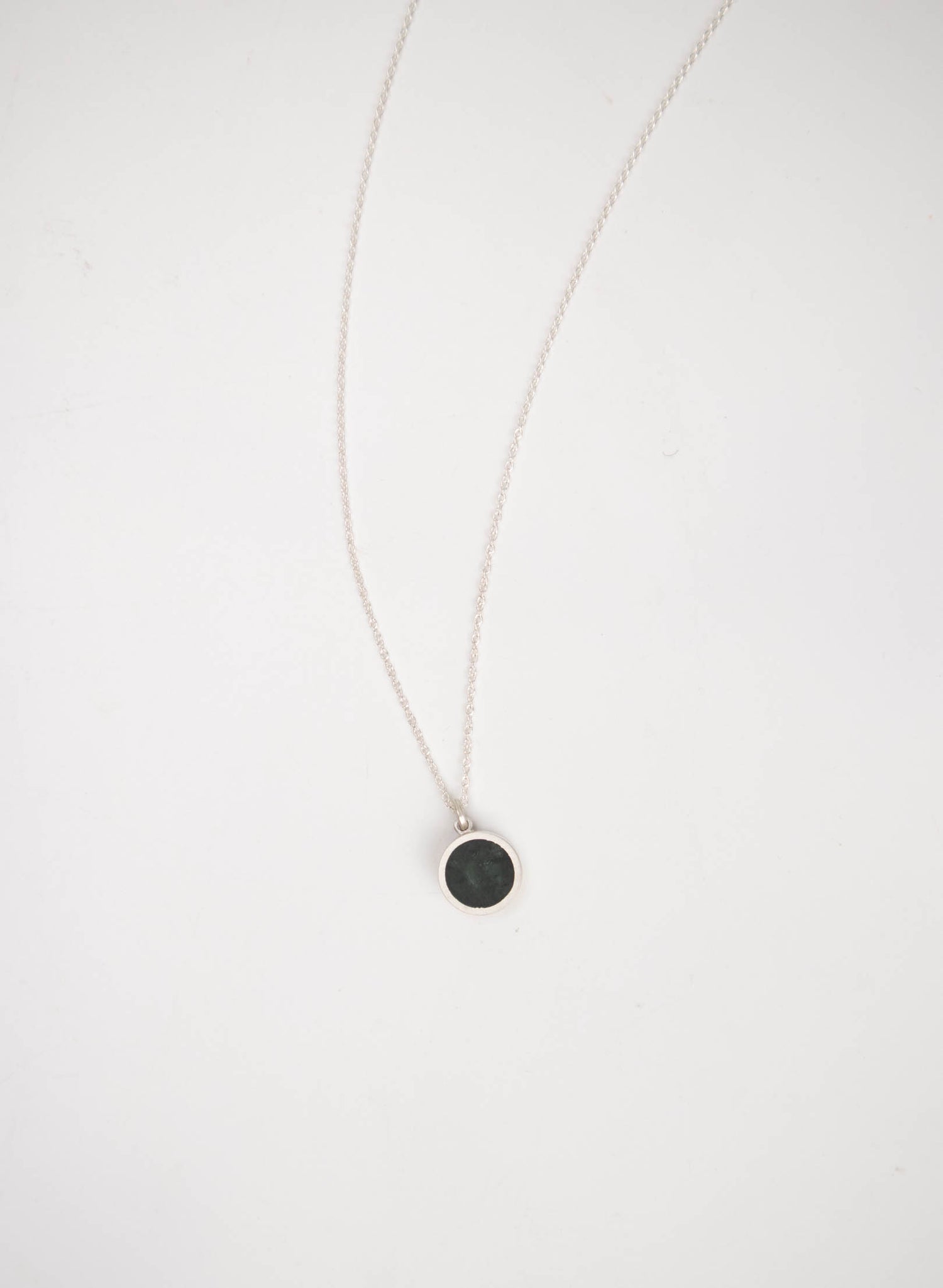 Medium Caim Pendant - Pounamu