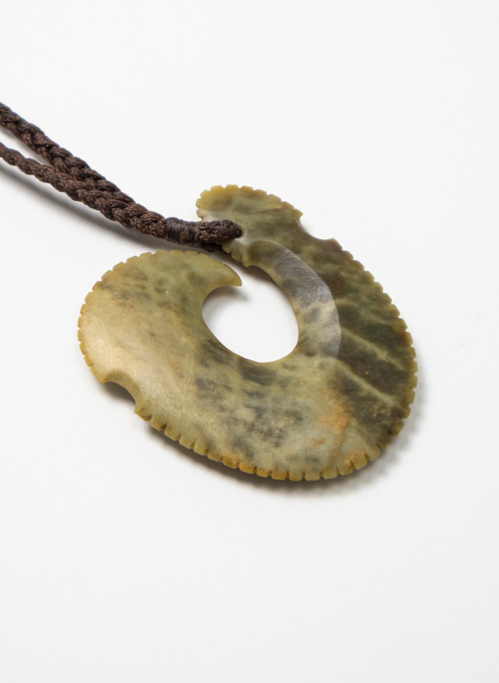 Pounamu Oval Matau