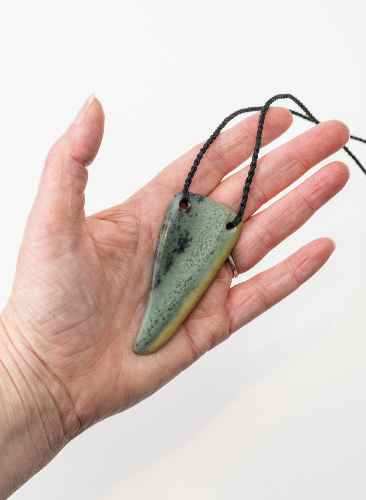 Pounamu Niho Pendant