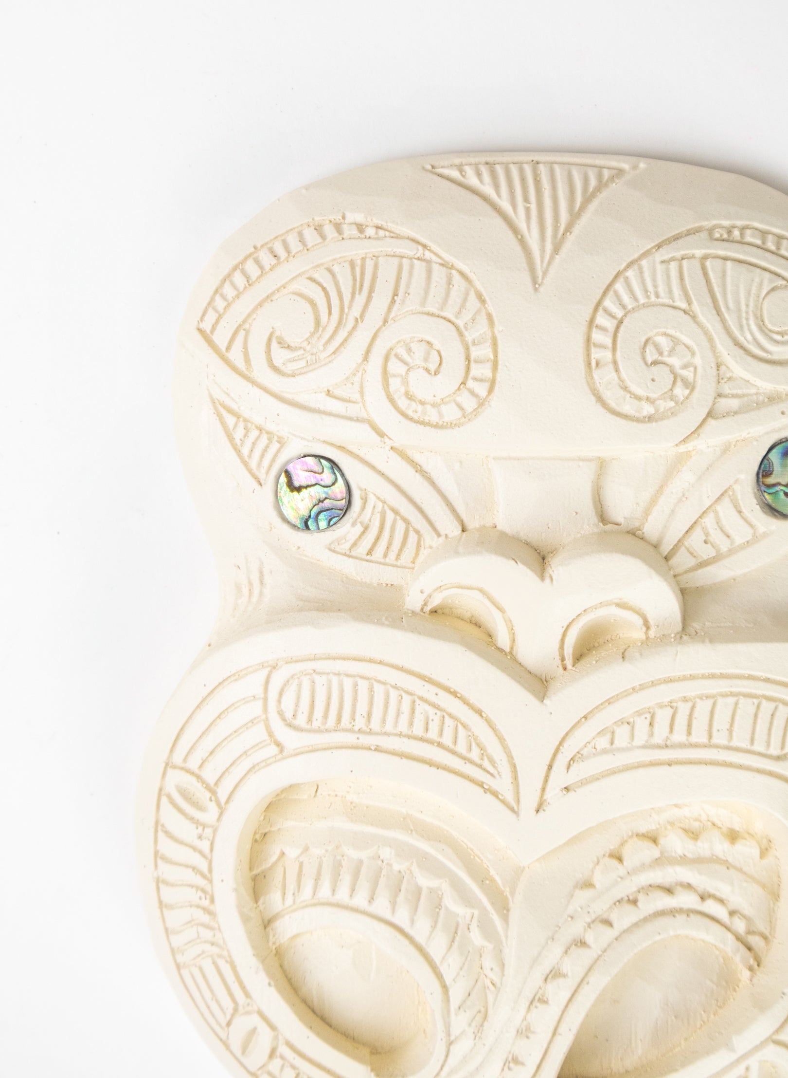 Te Wehi - White