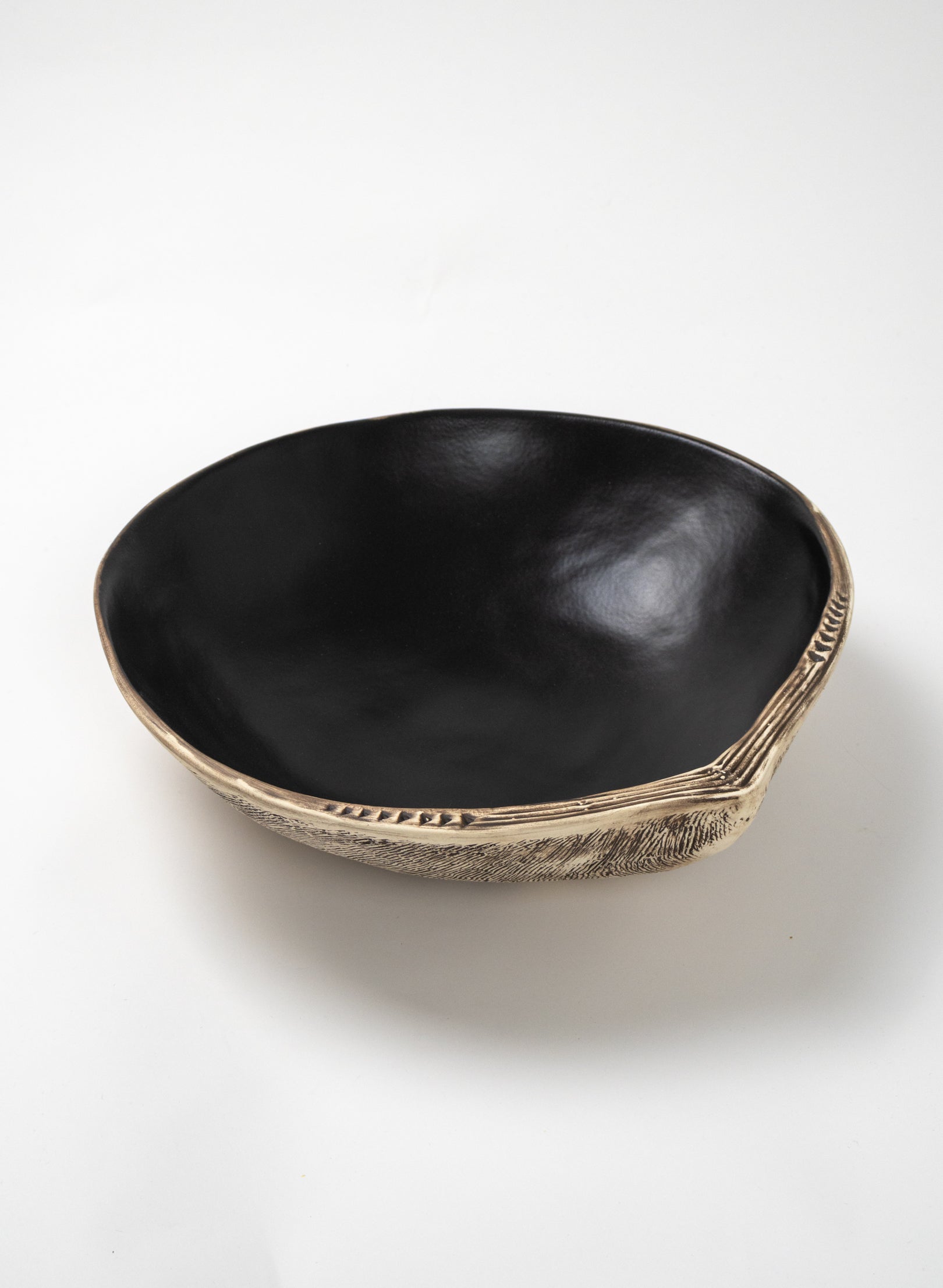 Shell Salad Bowl Black