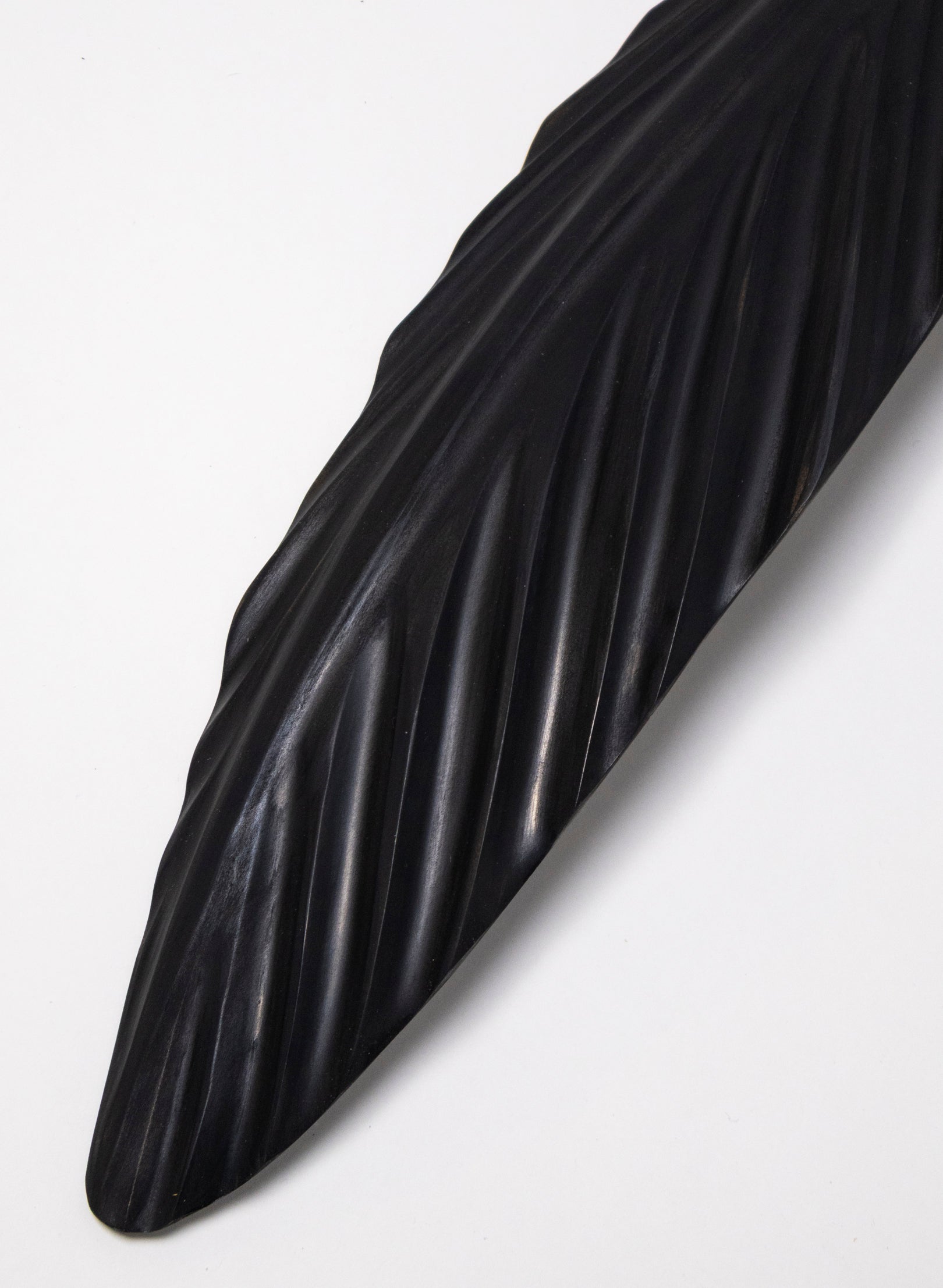 Tūī Swamp Kauri Feather 630mm