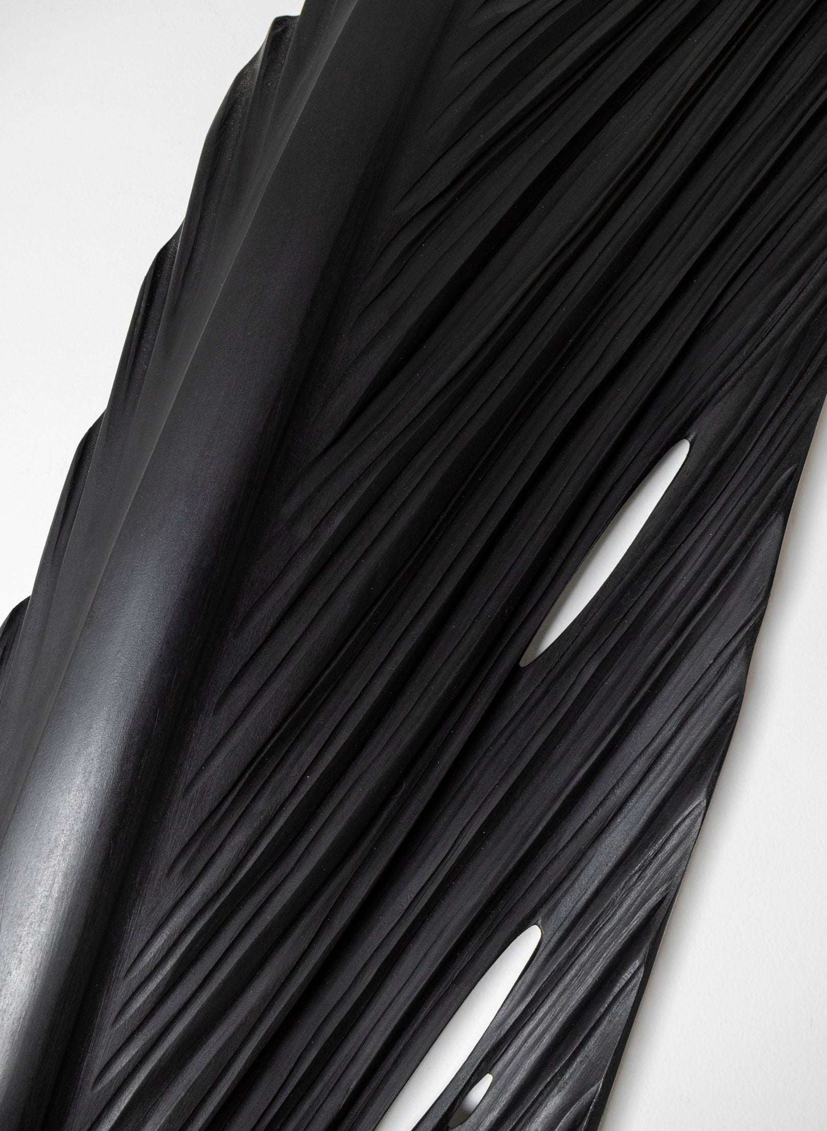 Tūī Swamp Kauri Feather 2500mm