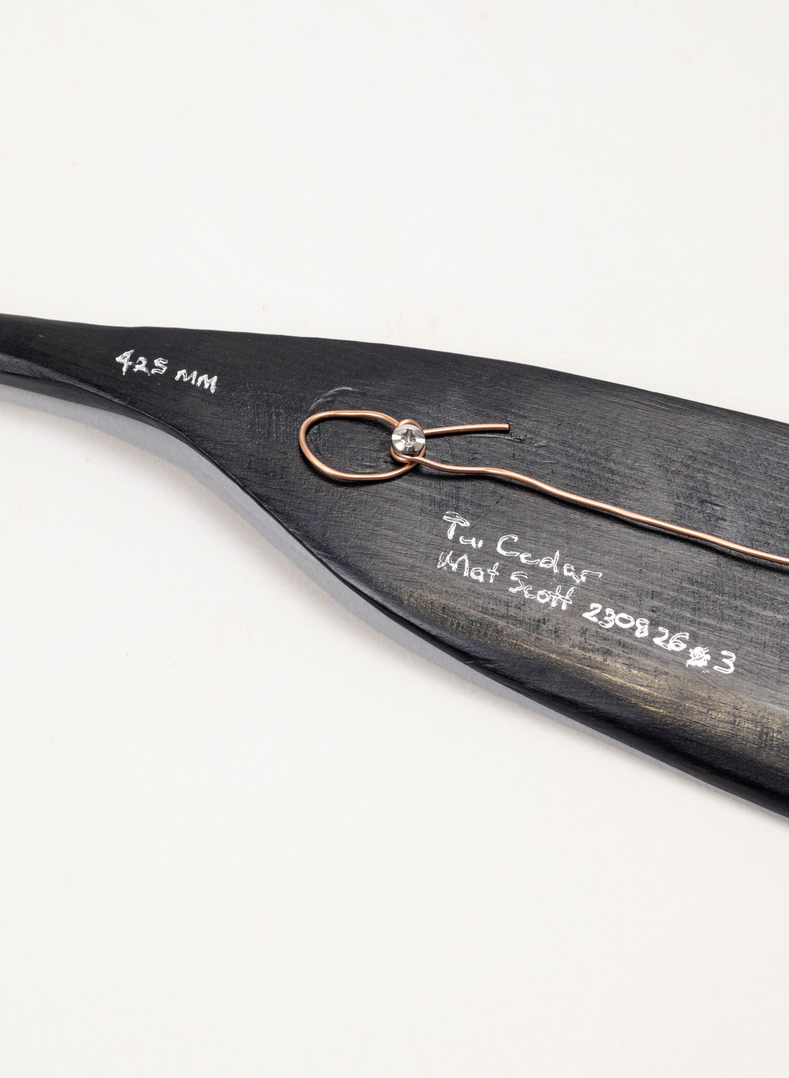Tūī Feather Cedar 425mm