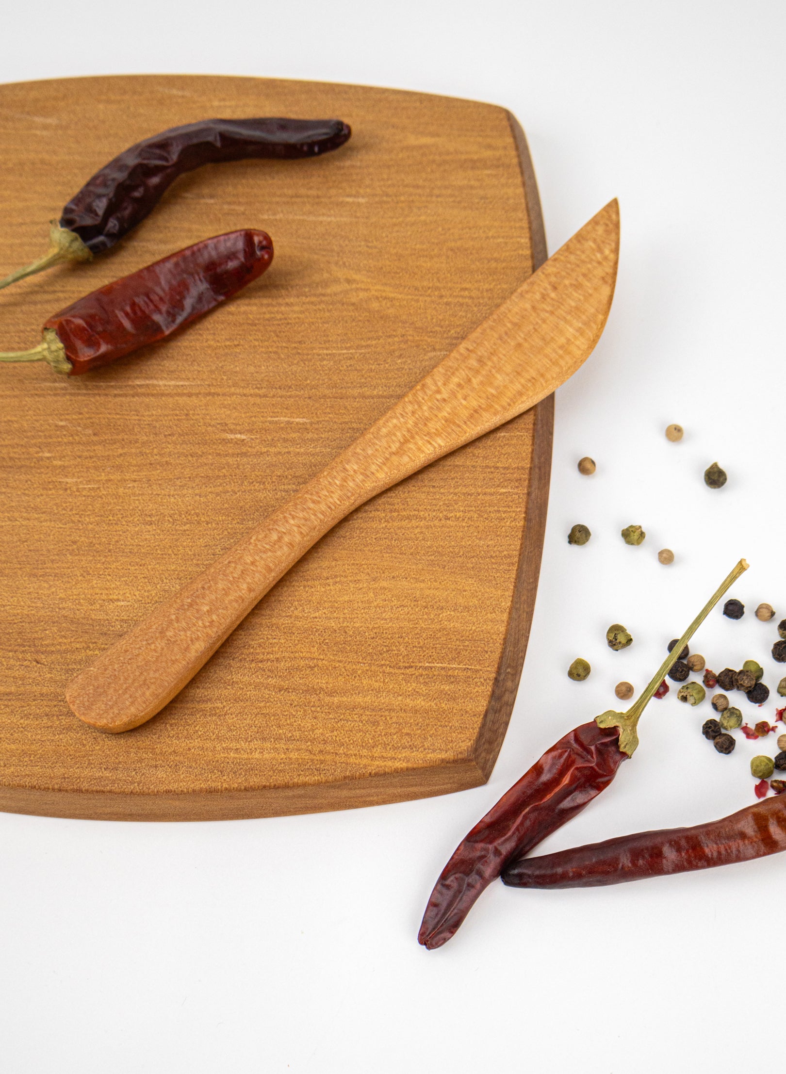Kauri Board With Knife - Medium