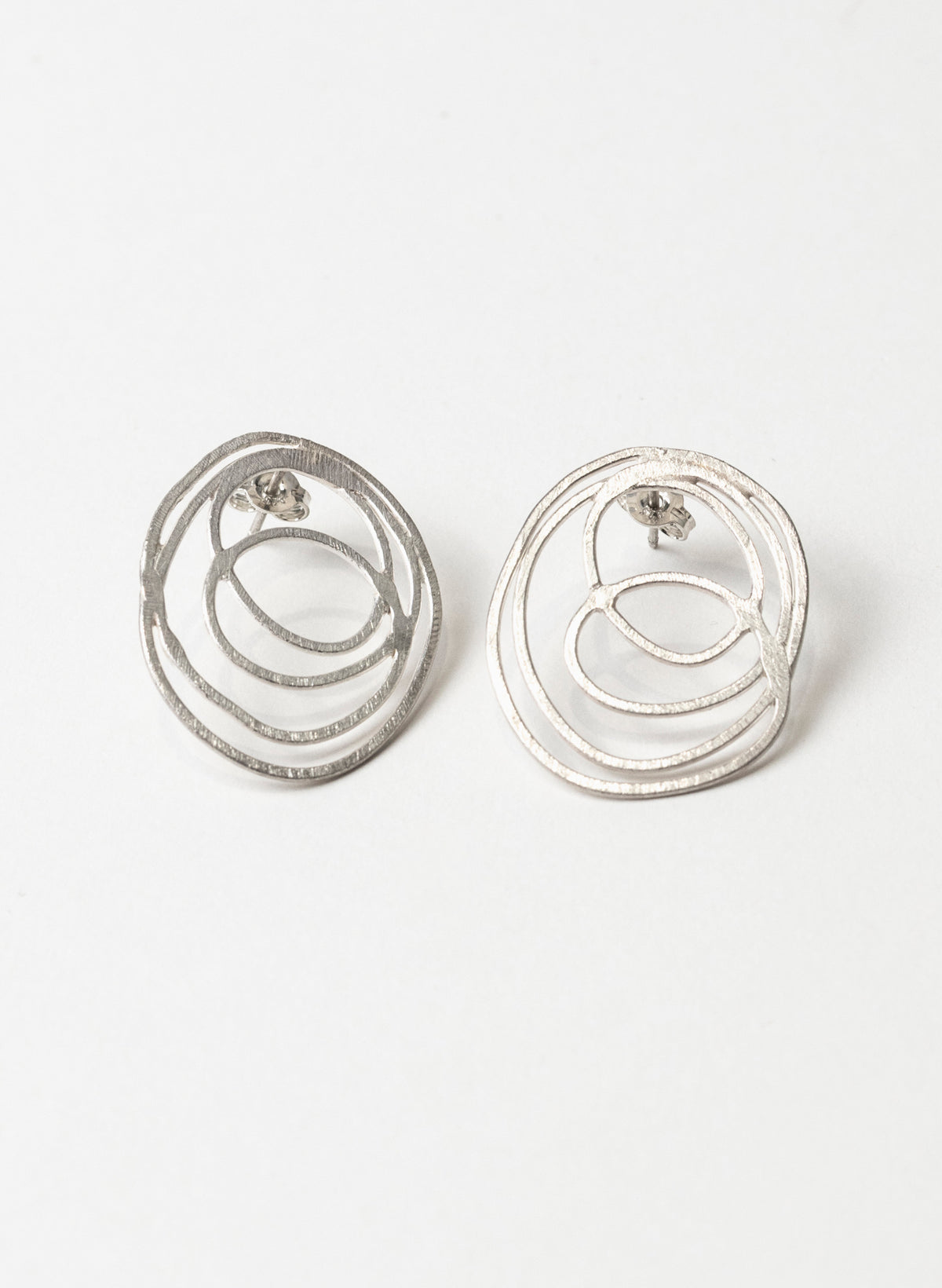 Oval Scribble Stud Earring - Medium