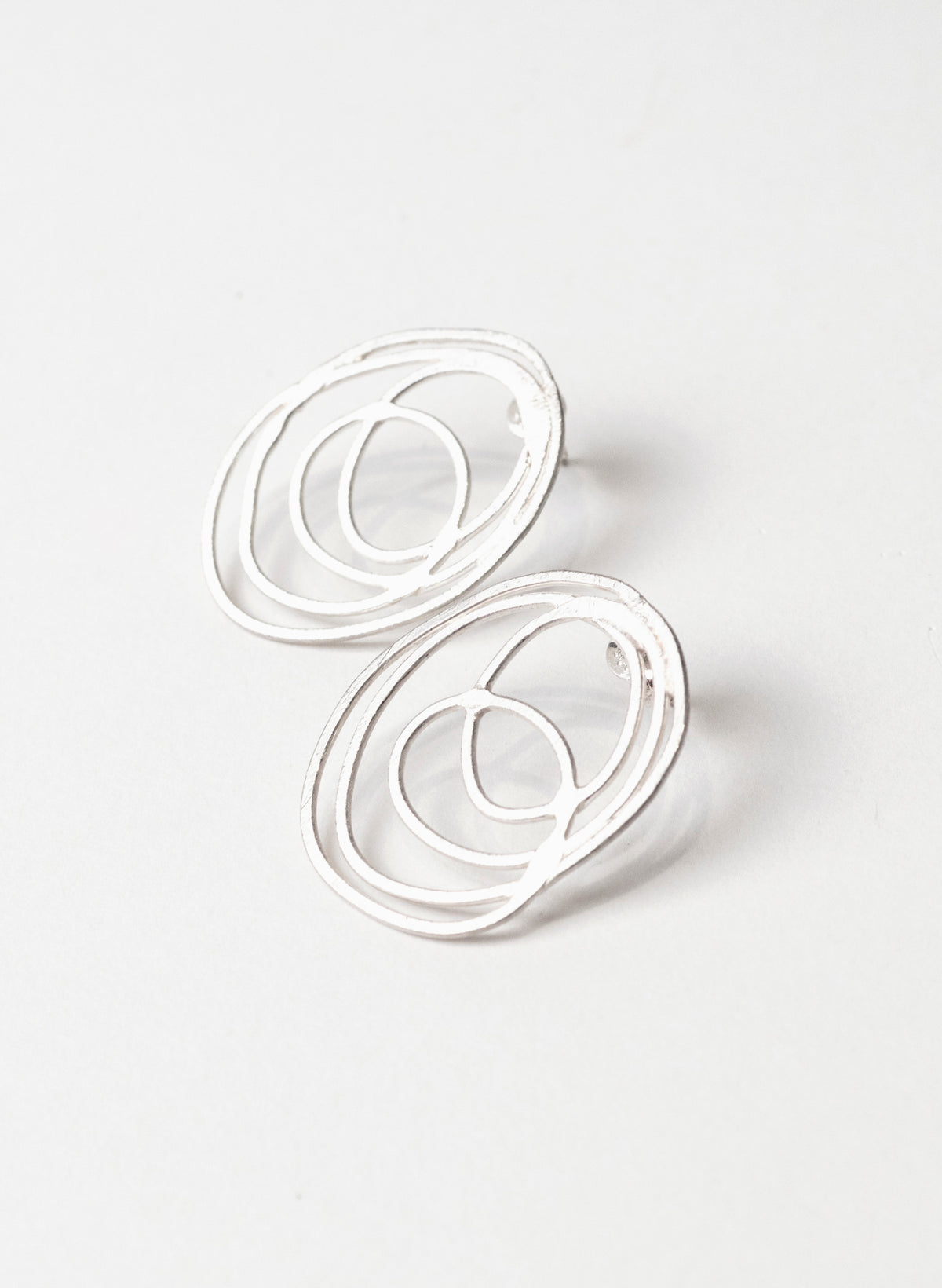 Oval Scribble Stud Earring - Medium