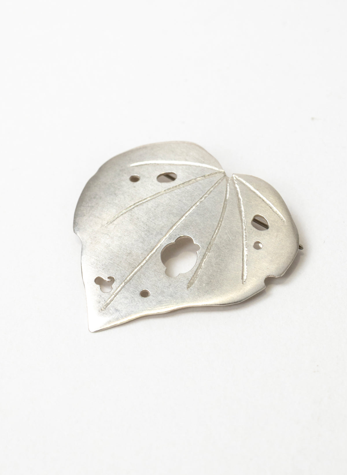 Kawakawa brooch