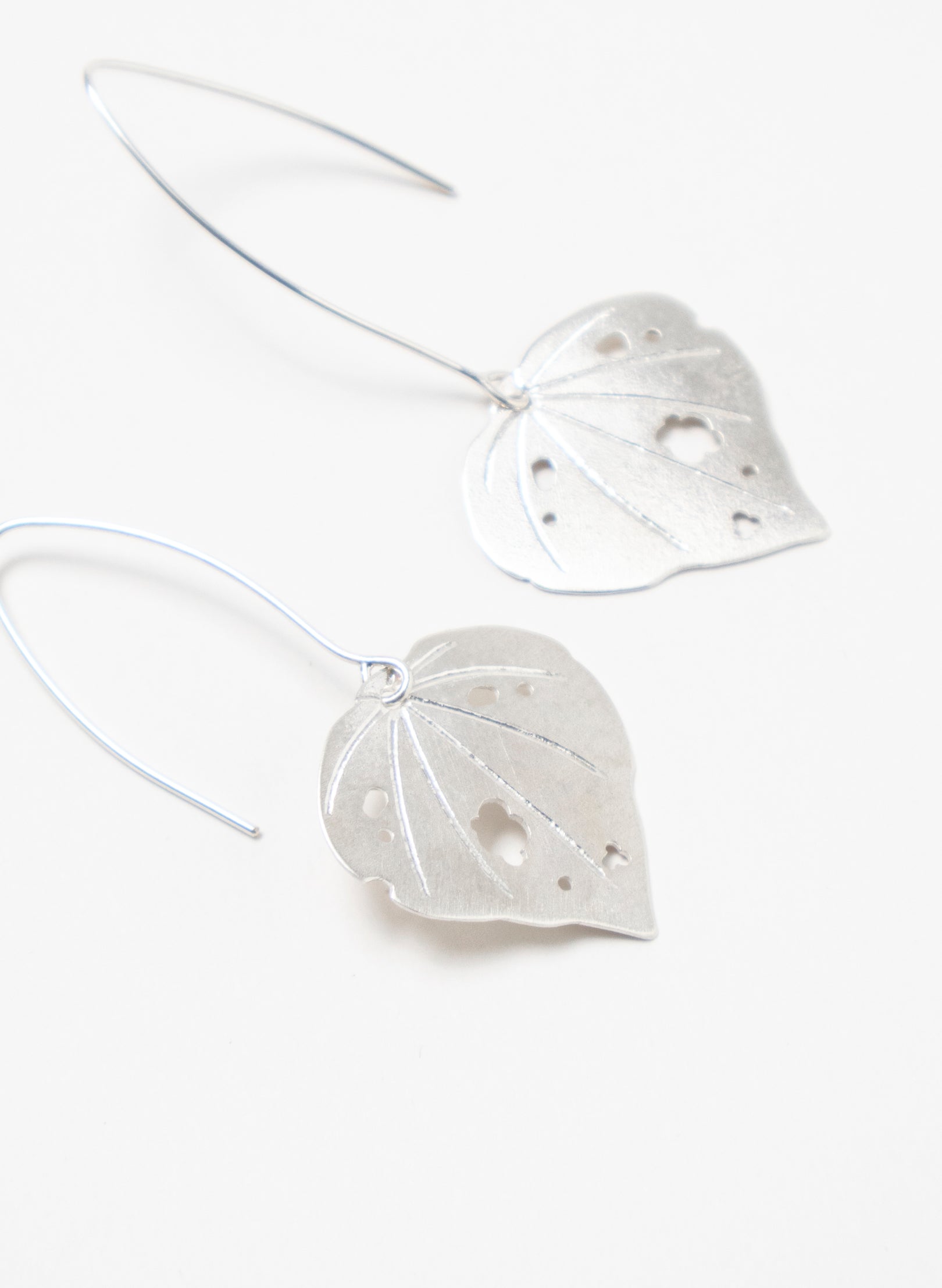 Kawakawa - Large Long Dangles