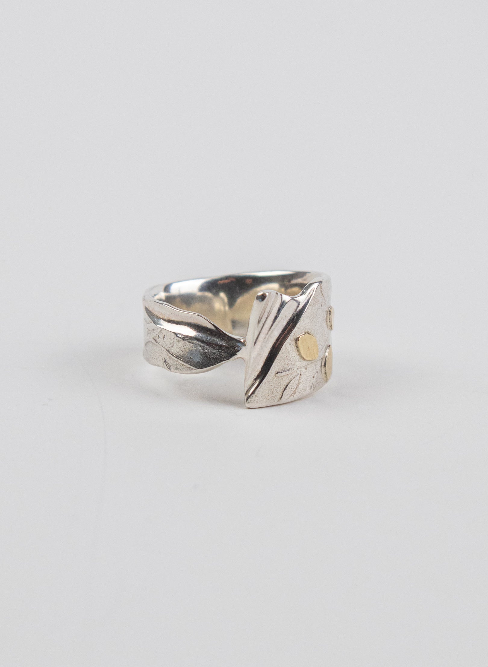 Kimono Leaf Ring
