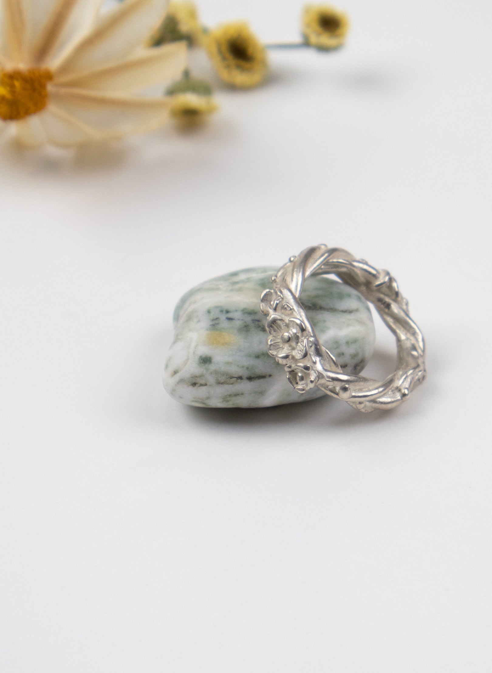 Twisted Vines Flower Ring