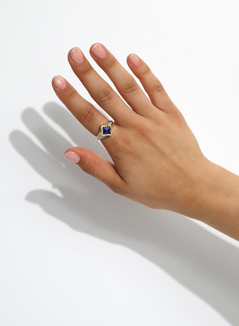 Diamond Shaped Lapis Ring with 22ct Gold