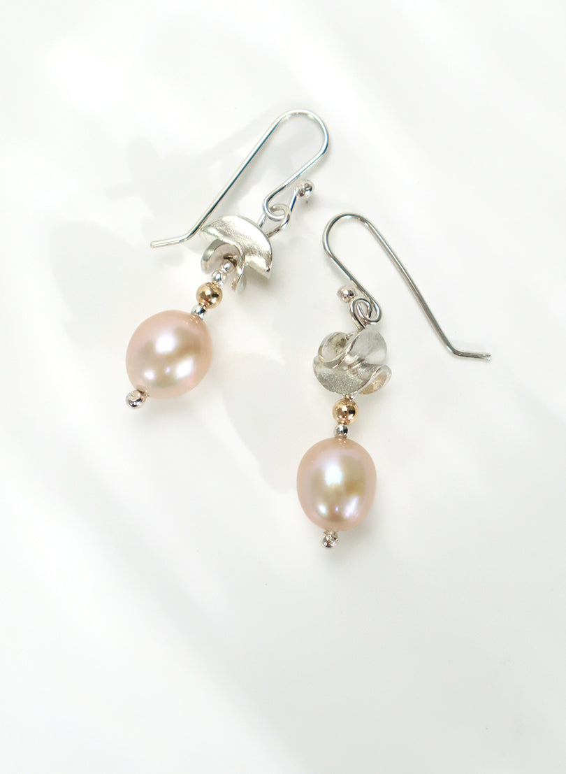Round Leaf with Pearl Earrings