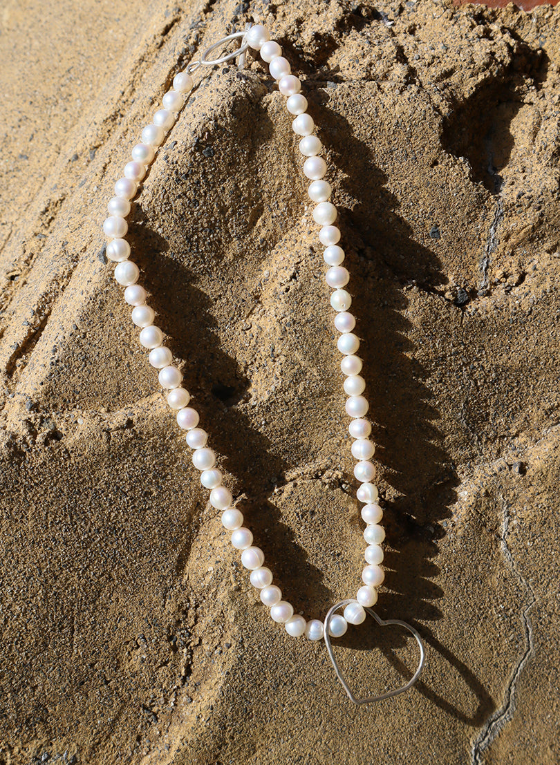 White Pearl Heart - Necklace