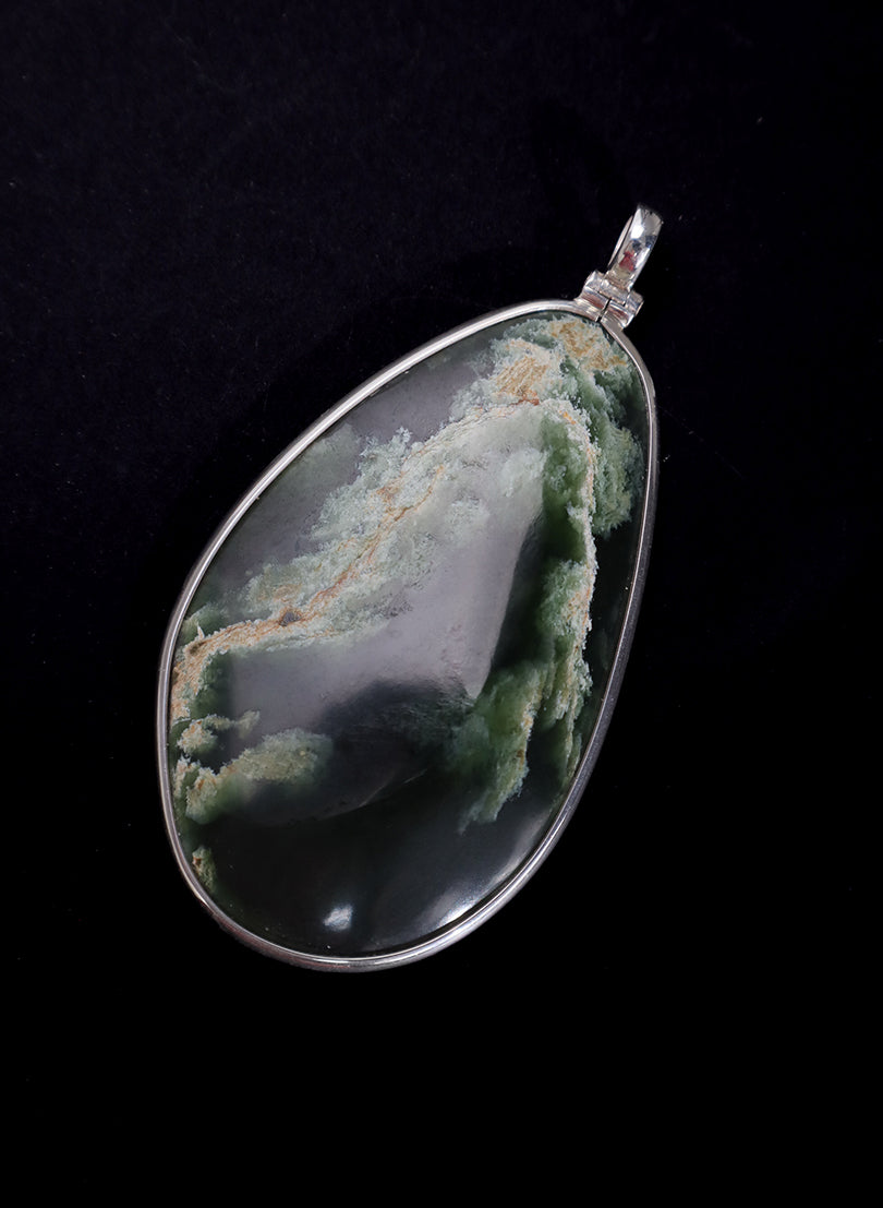 Pounamu Free Form Pendant
