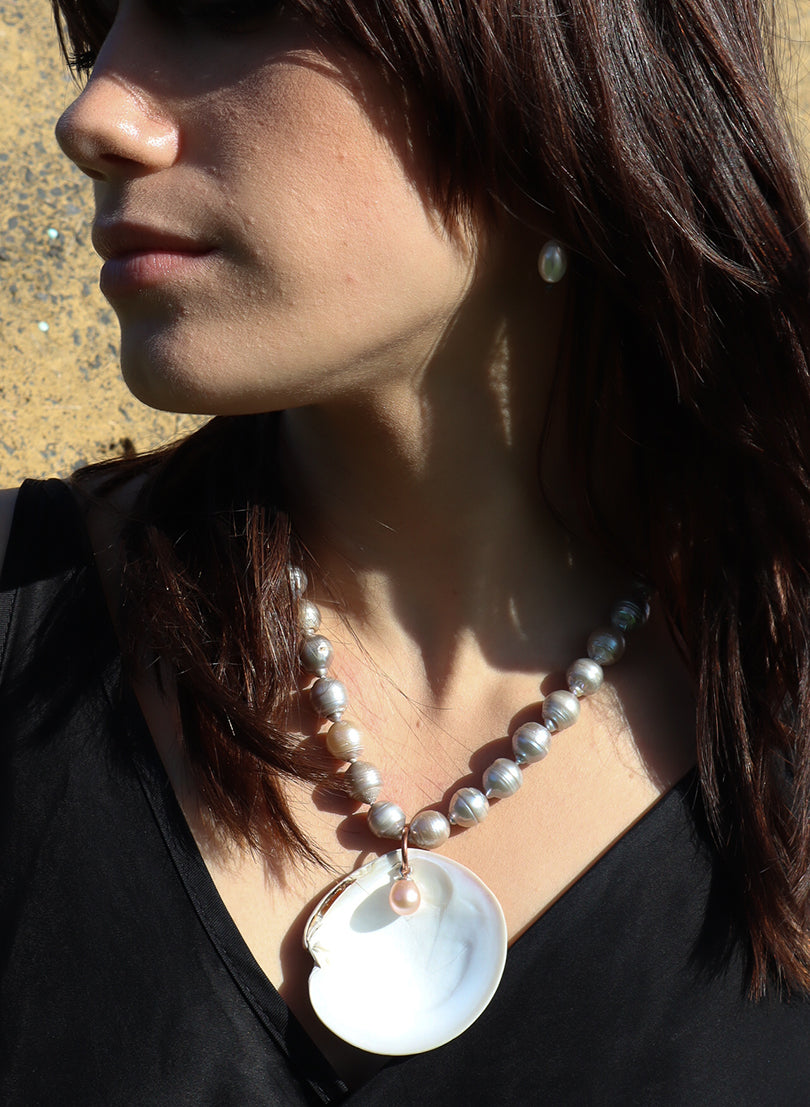 THE SISTERS - Necklace