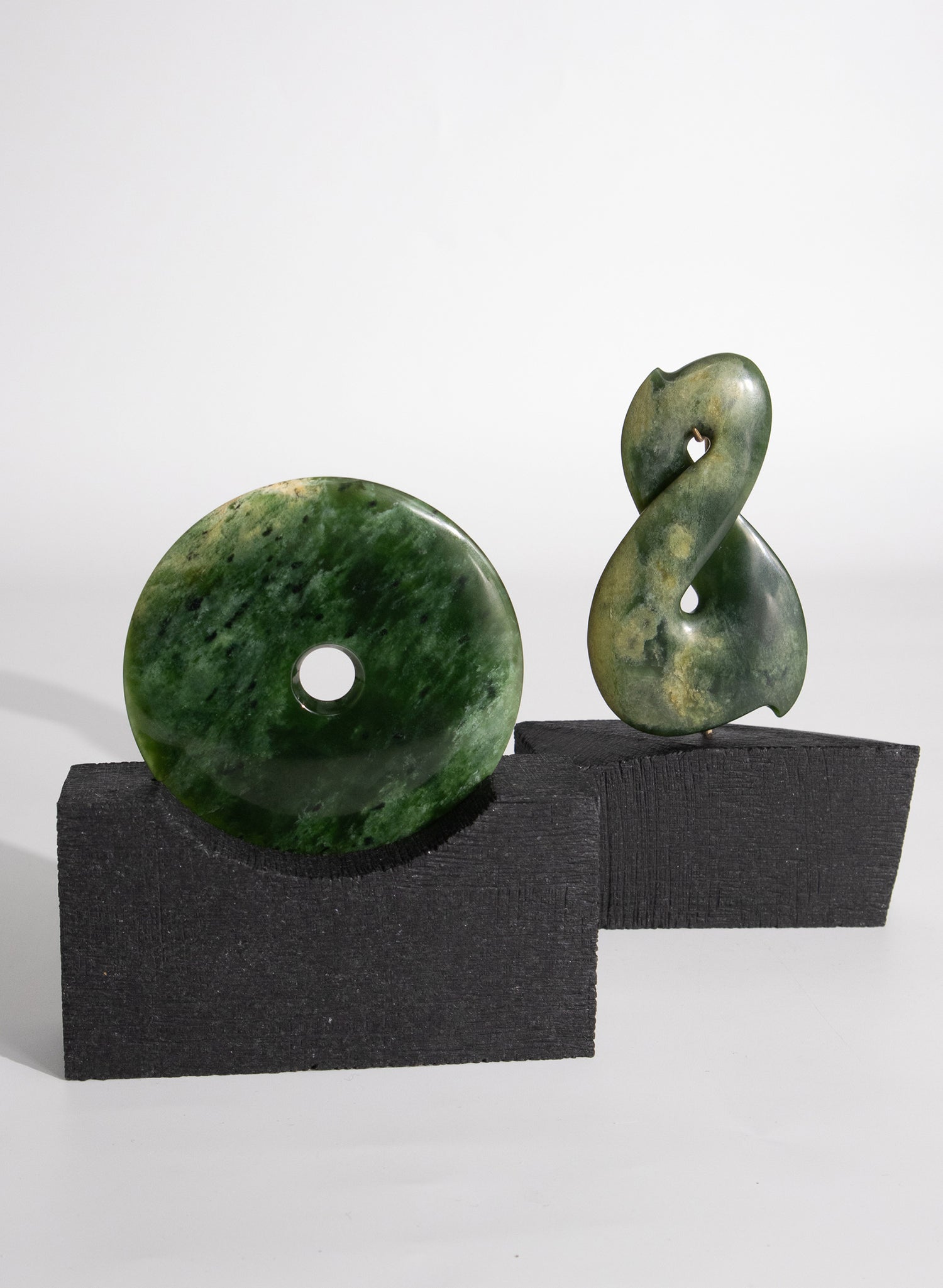 Disc Pounamu Flower Sculpture